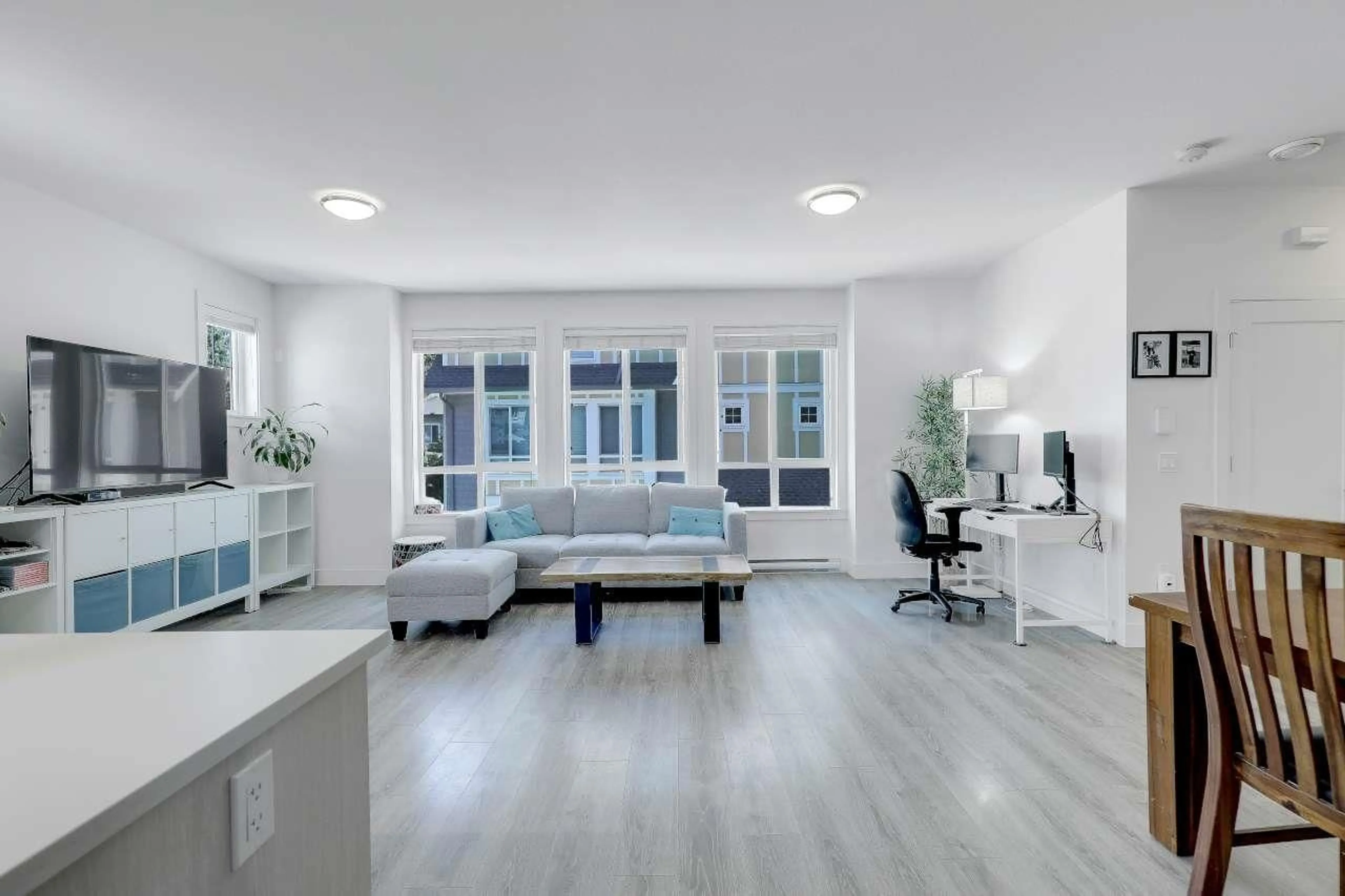 Living room with furniture, unknown for 77 - 9718 161A STREET, Surrey British Columbia V4N6S7