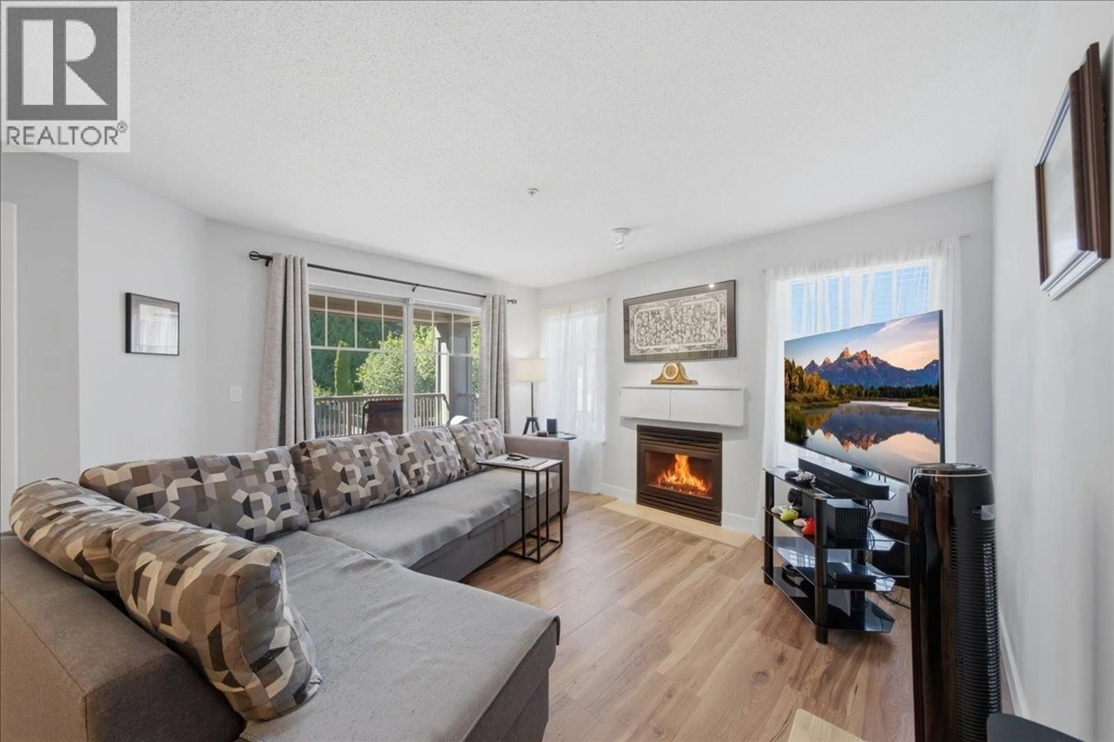 Living room with furniture, unknown for 212 - 12020 207A STREET, Maple Ridge British Columbia V2X8V2