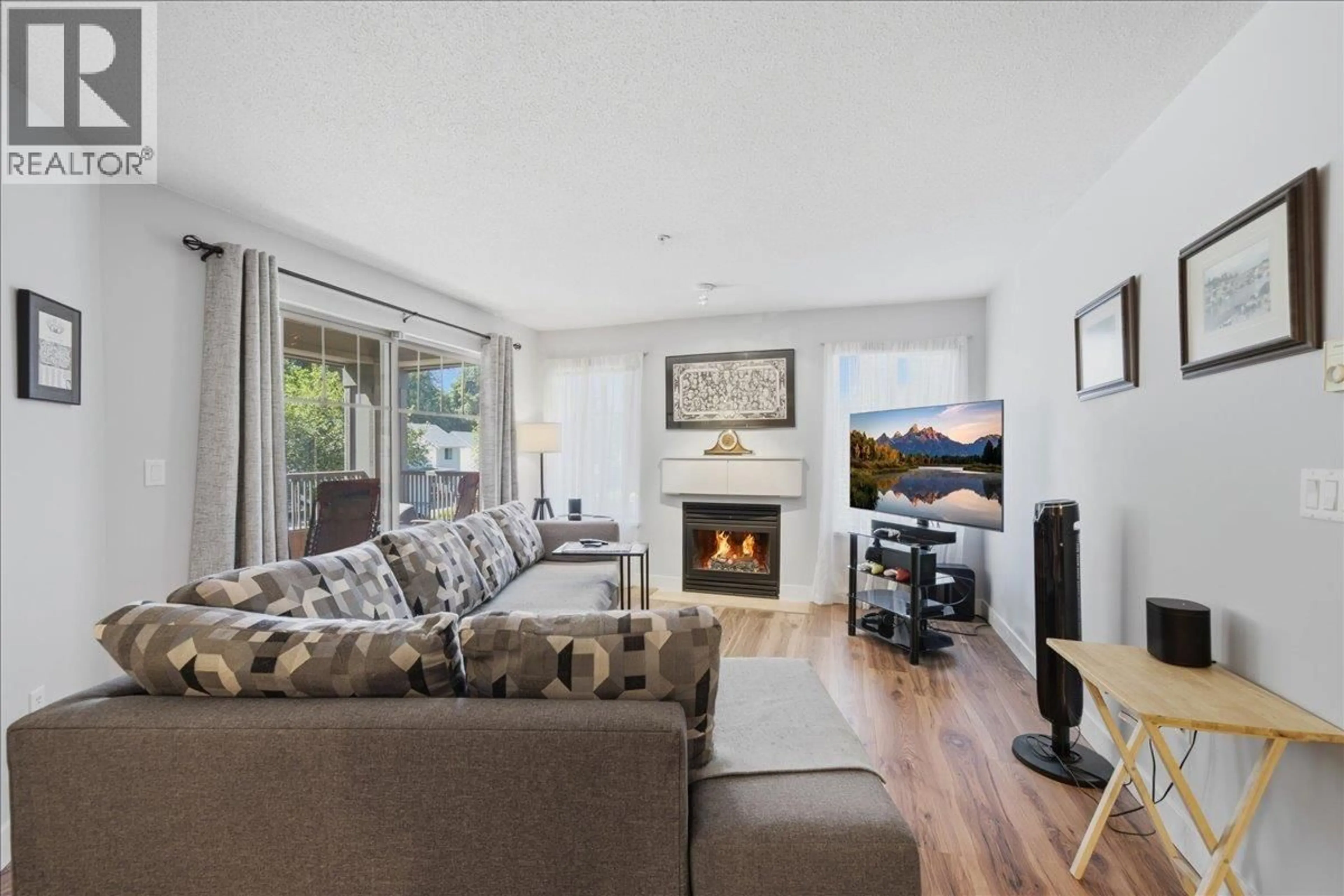 Living room with furniture, unknown for 212 - 12020 207A STREET, Maple Ridge British Columbia V2X8V2