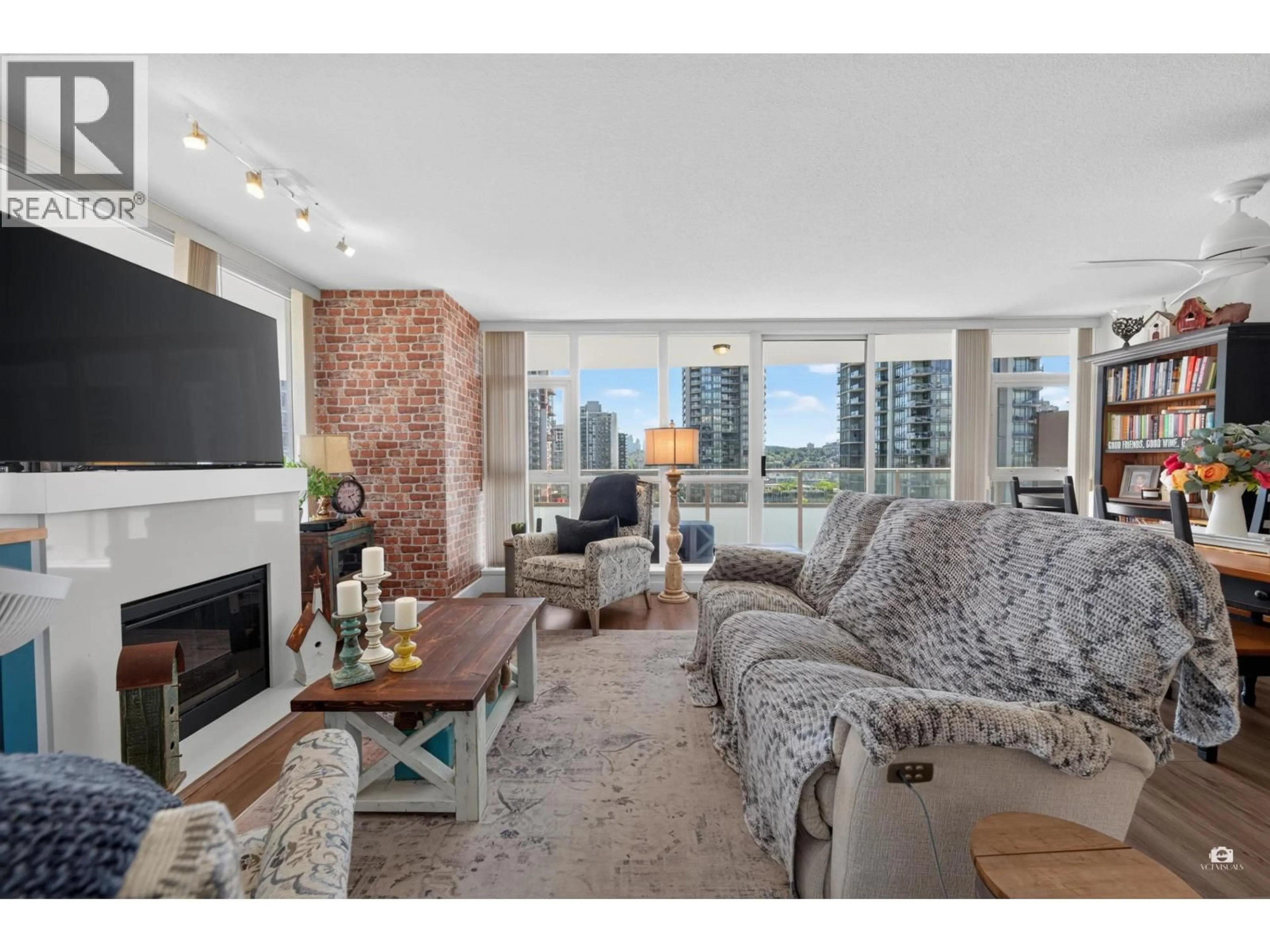 Living room with furniture, unknown for 904 - 4400 BUCHANAN STREET, Burnaby British Columbia V5C0E3