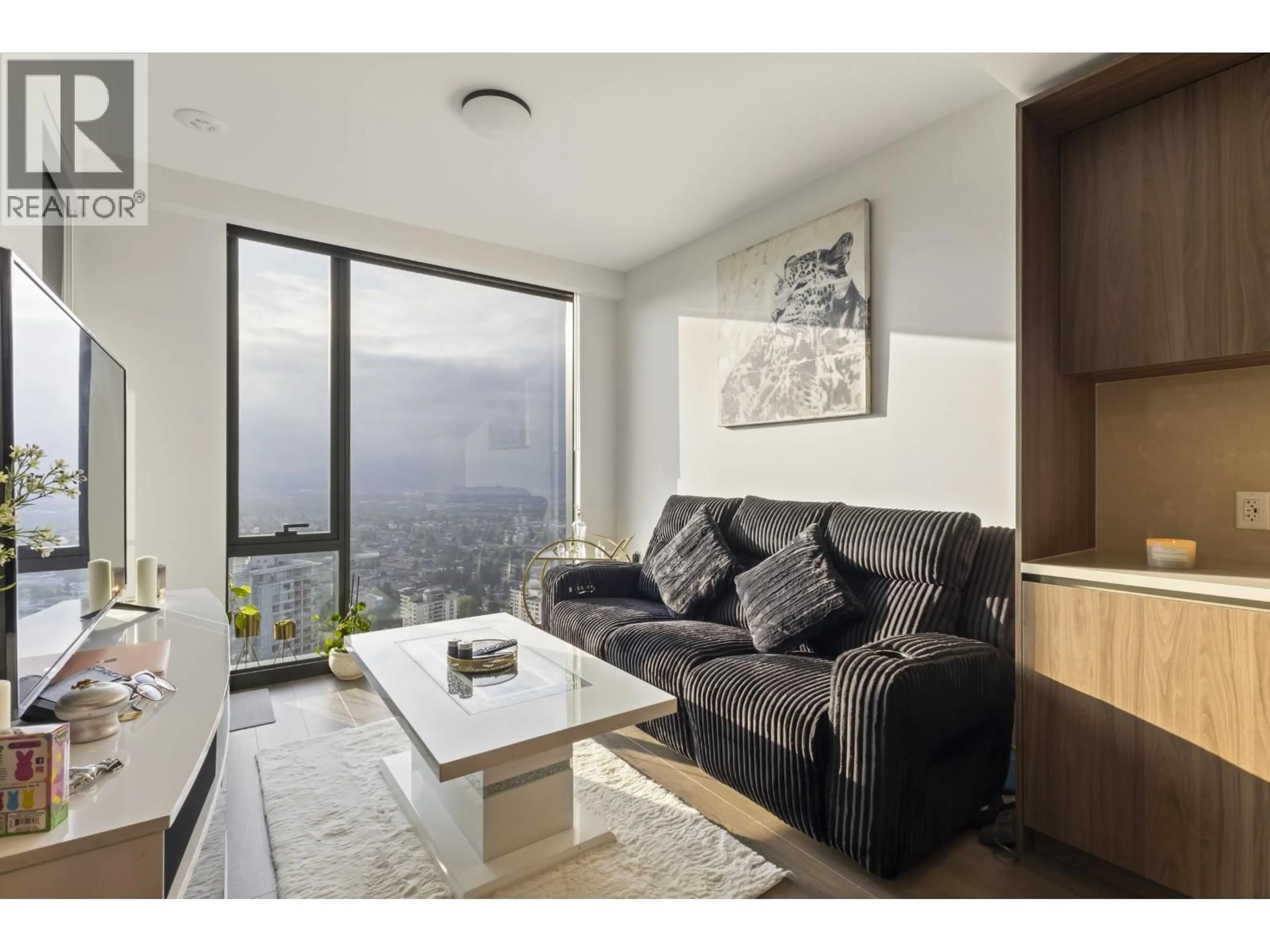 Living room with furniture, unknown for 3905 - 5987 WILSON AVENUE, Burnaby British Columbia V5H0L7