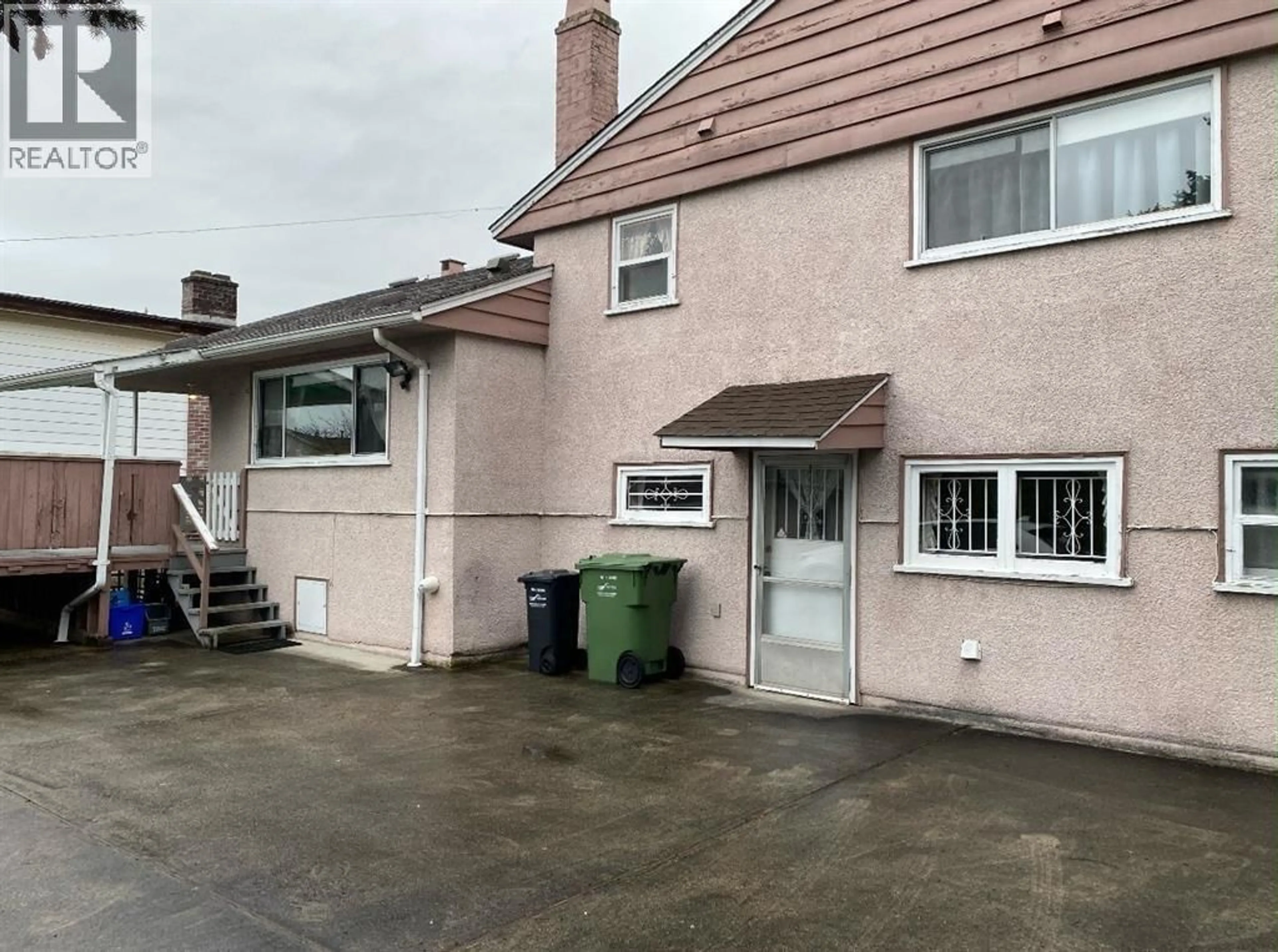 A pic from outside/outdoor area/front of a property/back of a property/a pic from drone, street for 8280 FRANCIS ROAD, Richmond British Columbia V6Y1A4