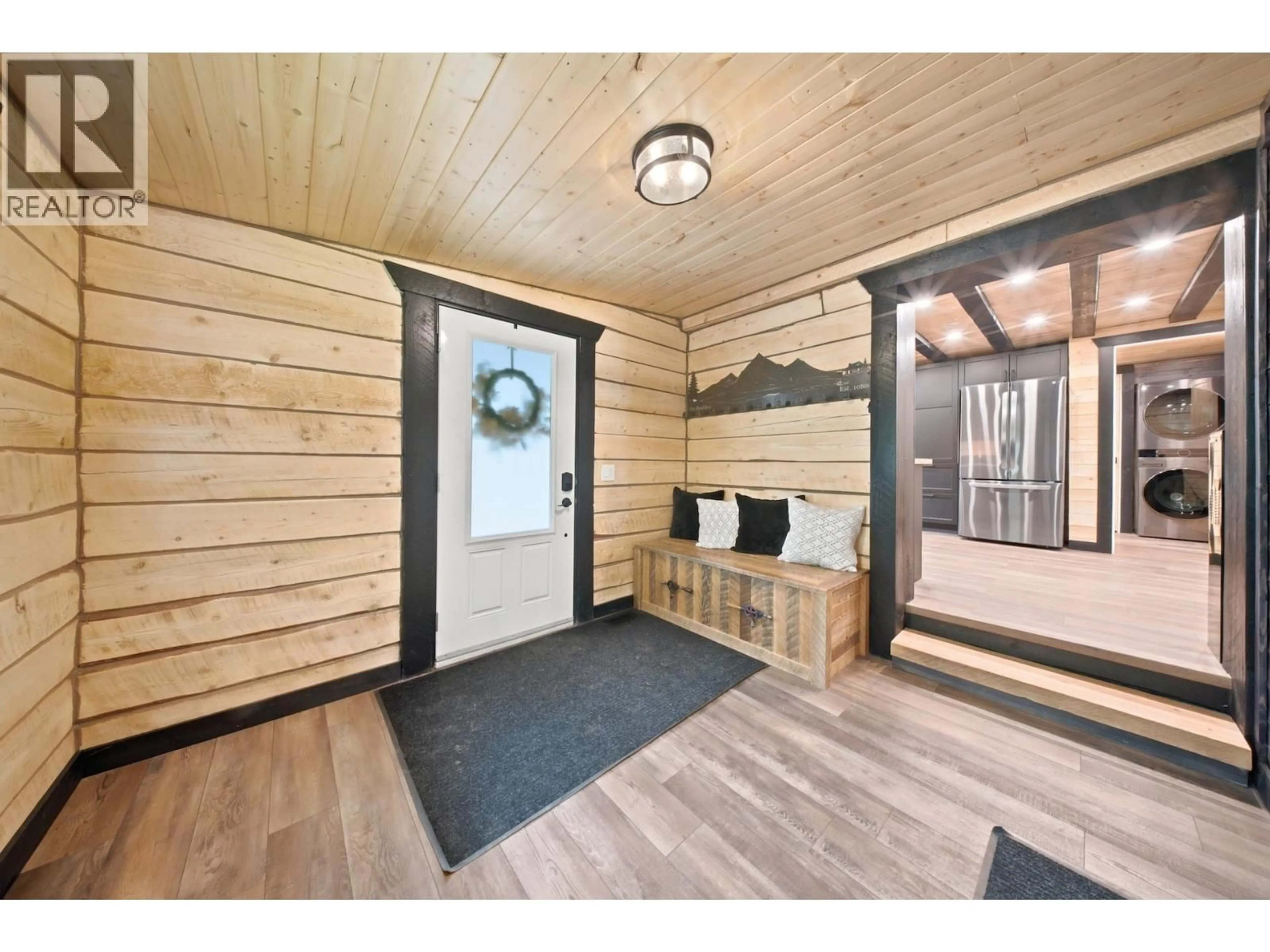 Indoor entryway for 14452 WELCH SUBDIVISION ROAD, Fort St. John British Columbia V1J8L6
