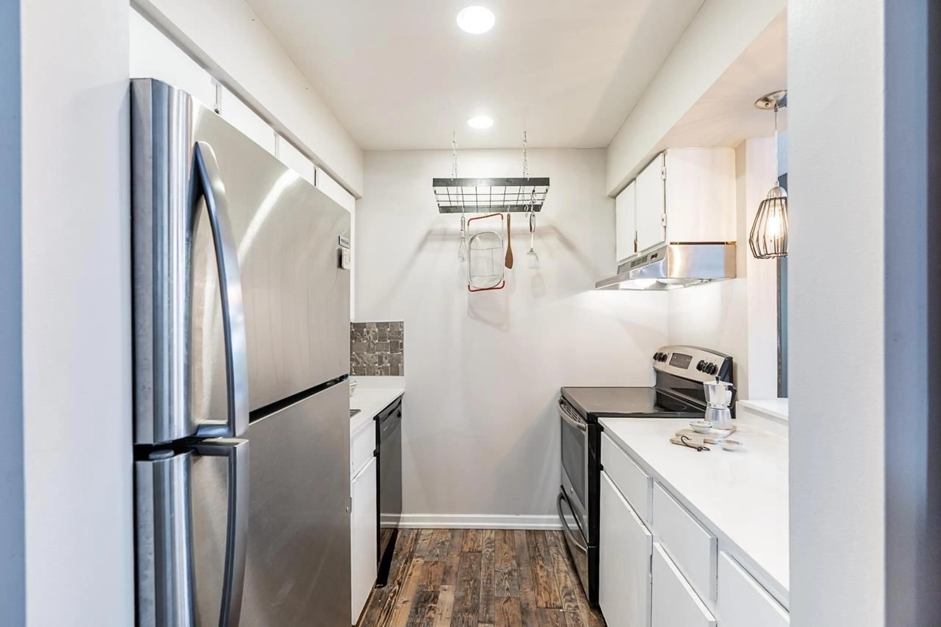 Standard kitchen, unknown for 207 - 17661 58A AVENUE, Surrey British Columbia V3S1N4