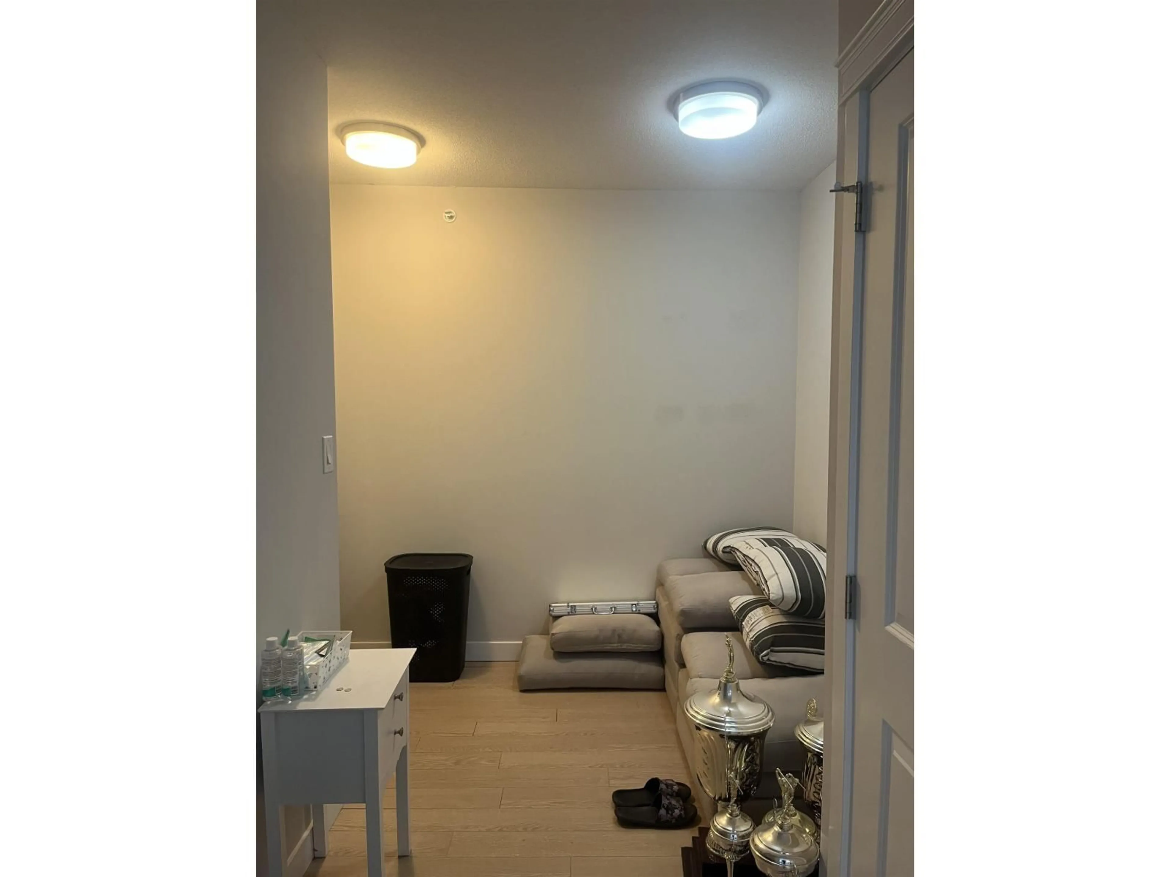 A pic of a room for 902 - 11967 80 AVENUE, Delta British Columbia V4C0E2