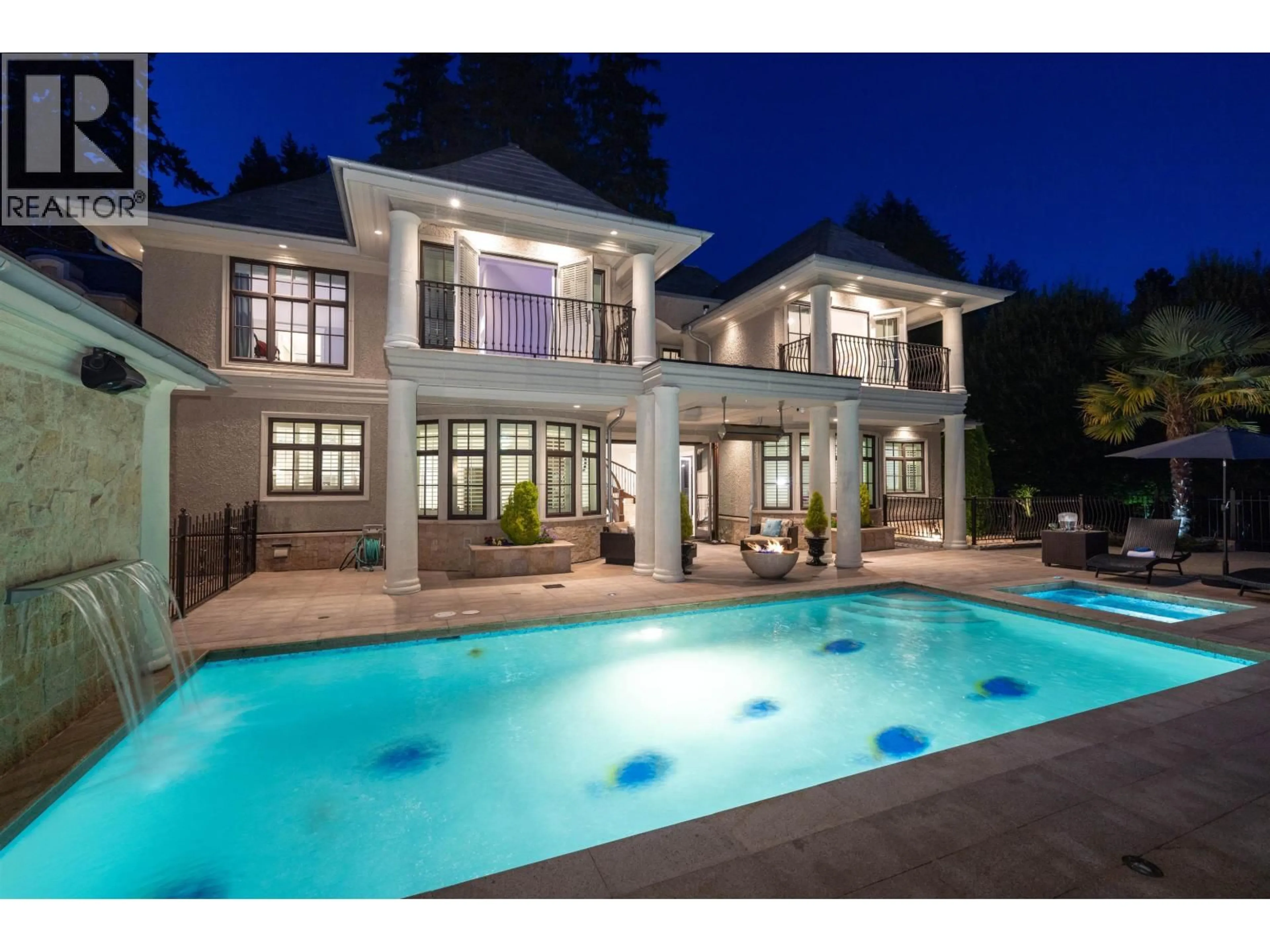Pool for 2912 MATHERS AVENUE, West Vancouver British Columbia V7V2K1