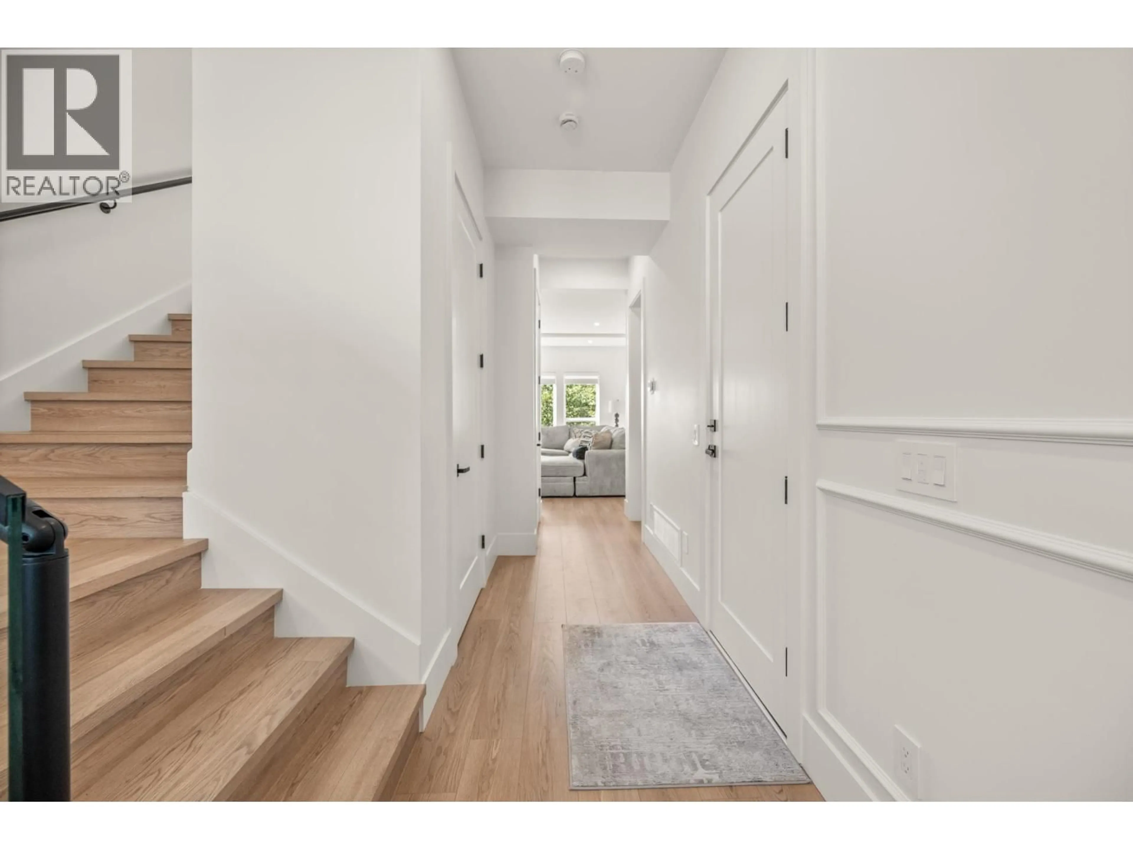 Indoor entryway for 13575 BIRDTAIL DRIVE, Maple Ridge British Columbia V4R0J2