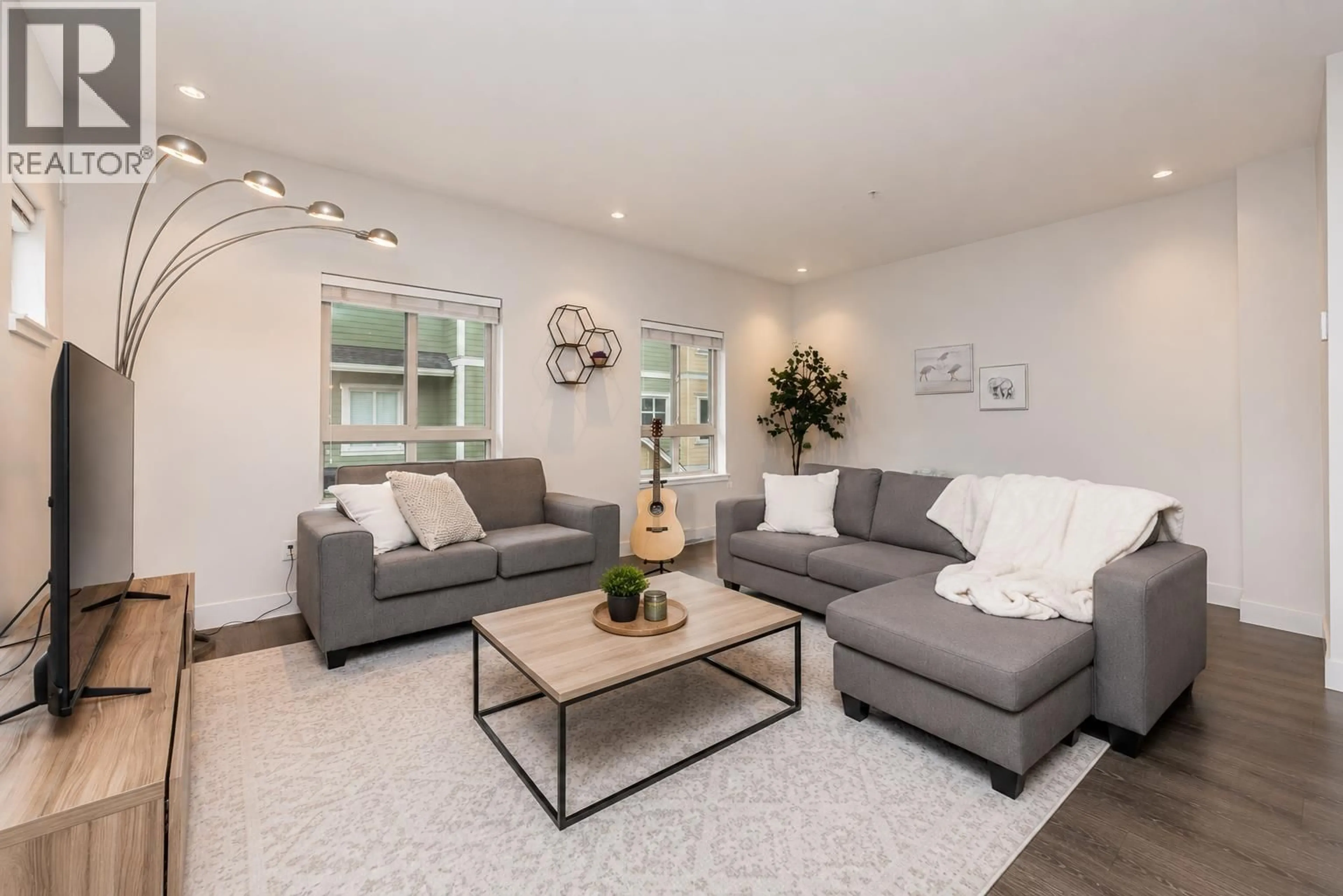 Living room with furniture, unknown for 50 - 843 EWEN AVENUE, New Westminster British Columbia V3M0K6