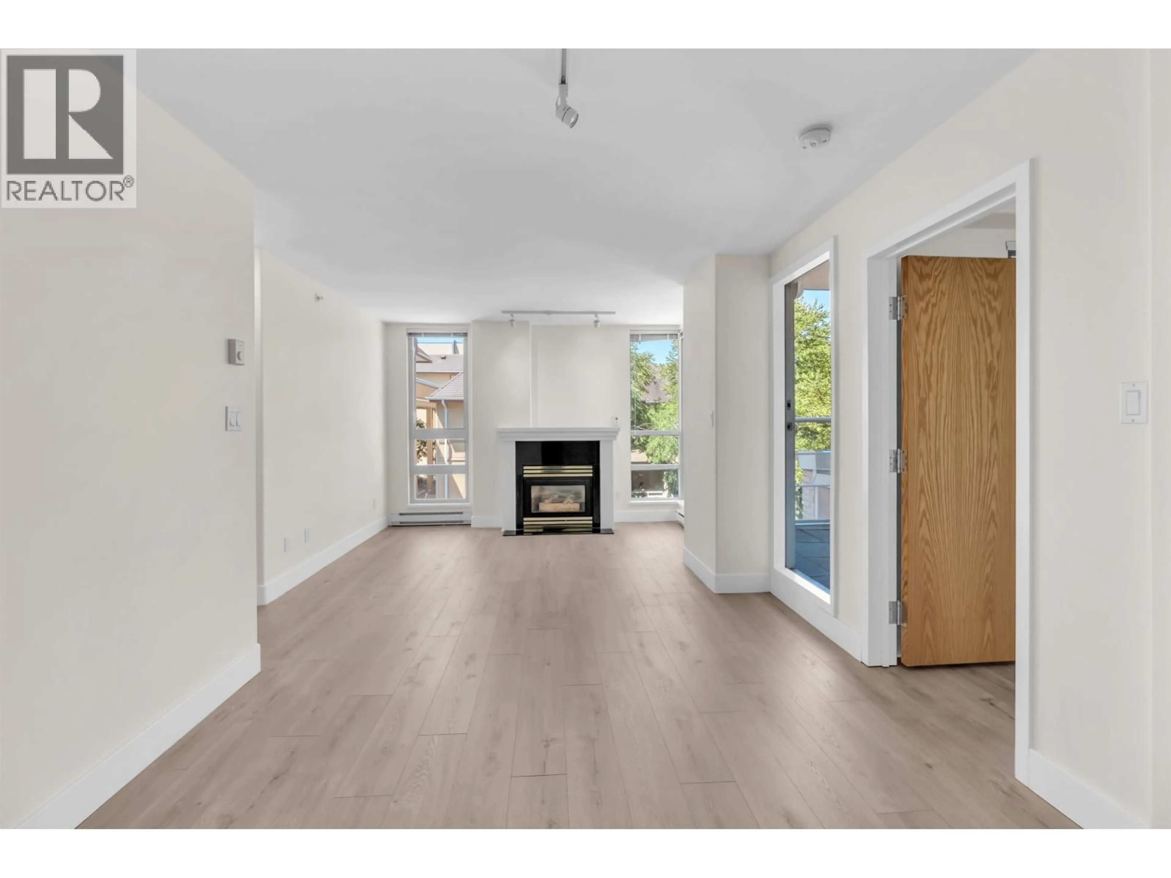 A pic of a room for 403 - 1818 6TH AVENUE, Vancouver British Columbia V6J1R6