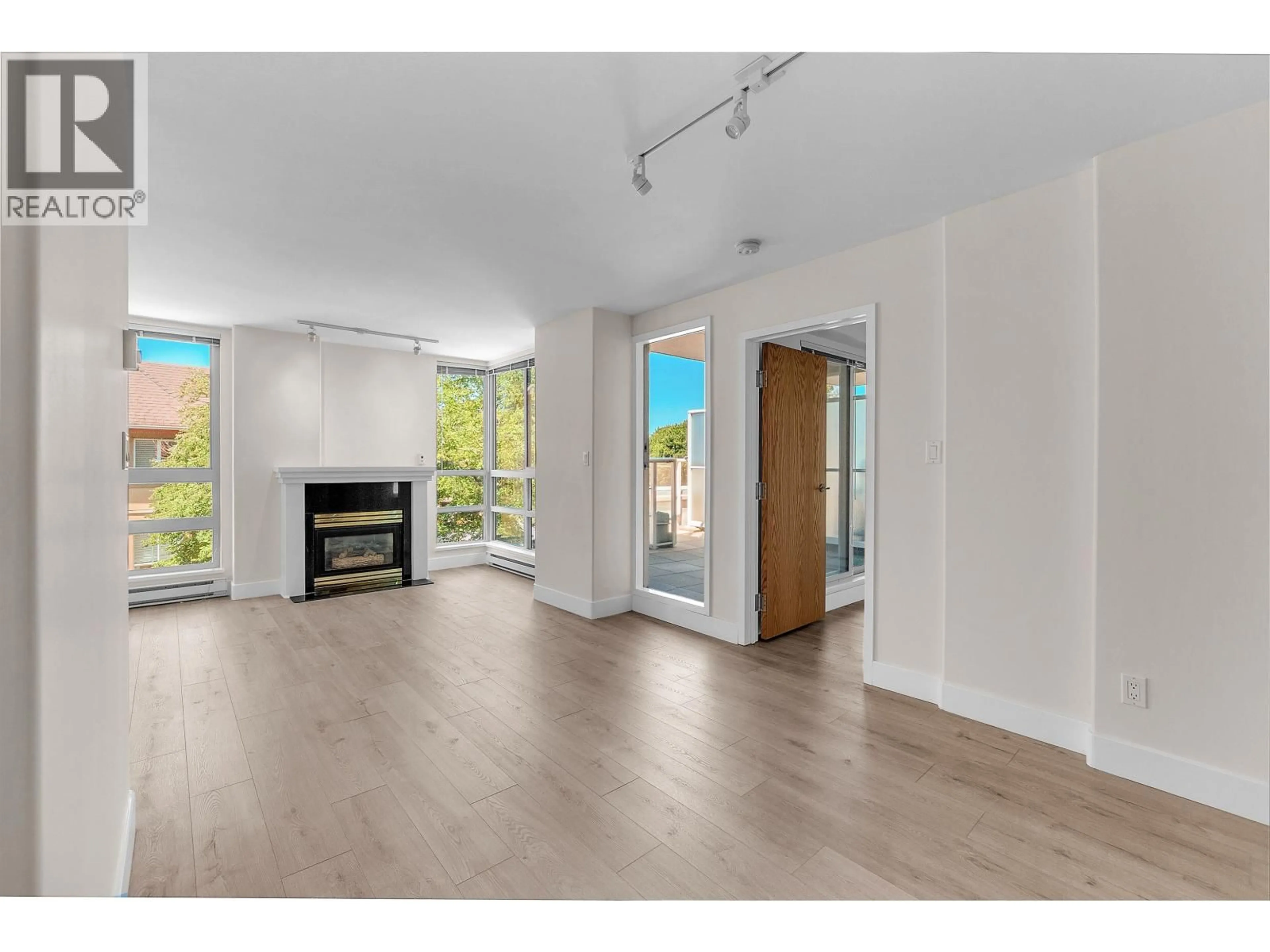 A pic of a room for 403 - 1818 6TH AVENUE, Vancouver British Columbia V6J1R6