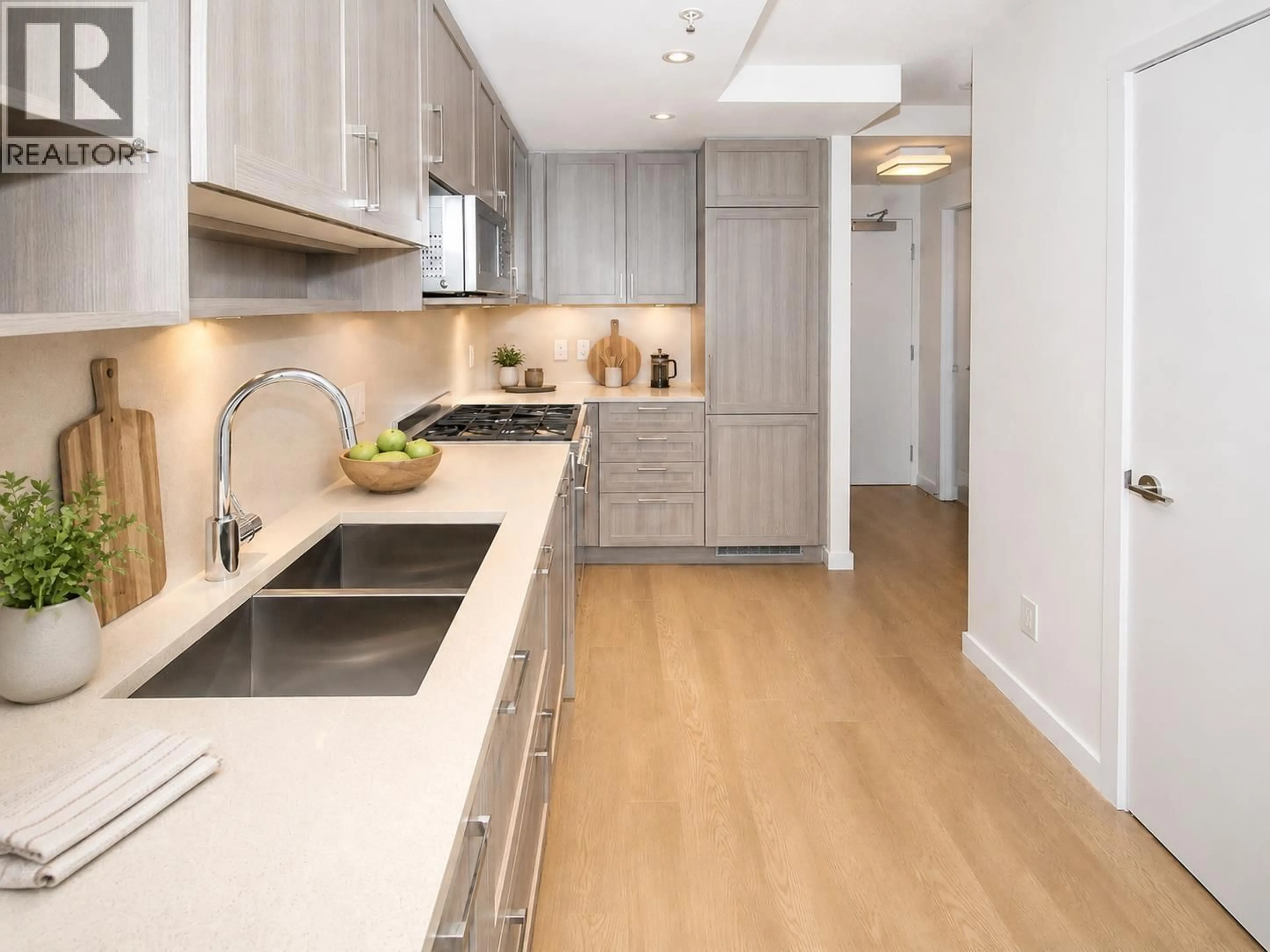 Open concept kitchen, unknown for 3104 - 5665 BOUNDARY ROAD, Vancouver British Columbia V5R0E4