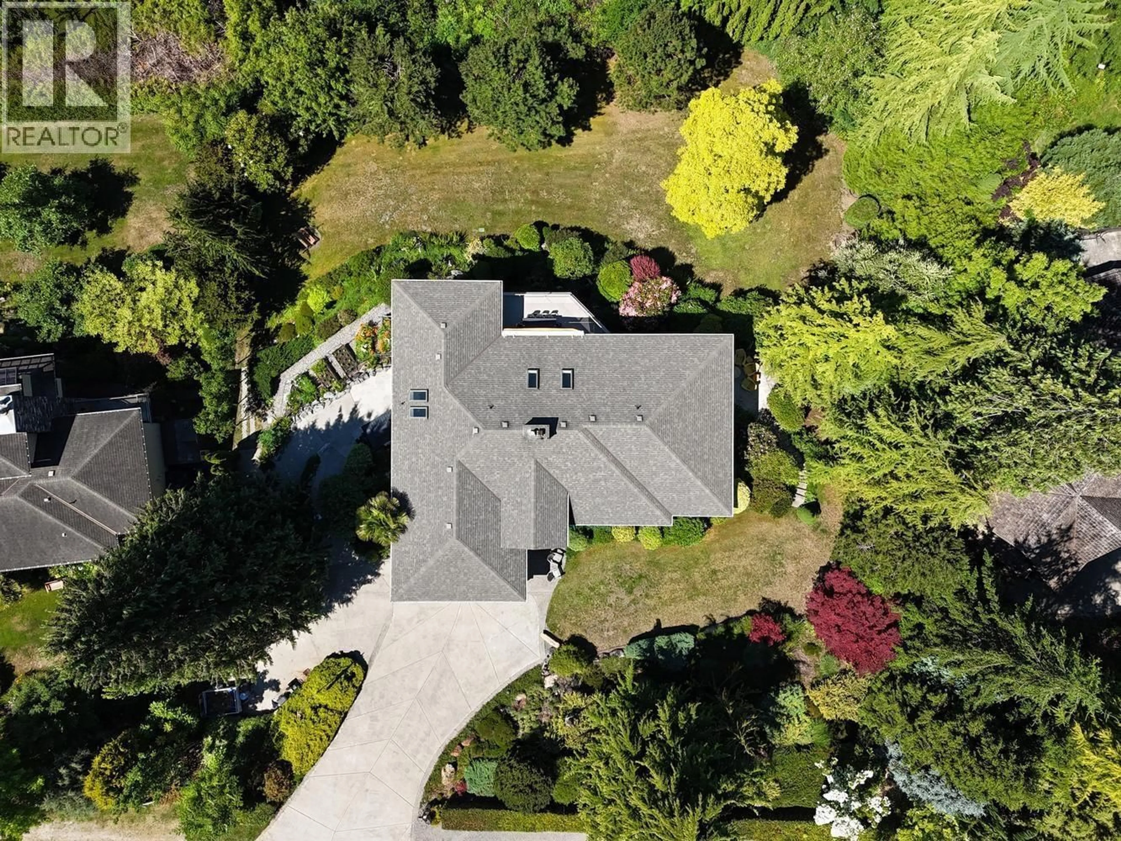 A pic from outside/outdoor area/front of a property/back of a property/a pic from drone, street for 377 HARRY ROAD, Gibsons British Columbia V0N1V5