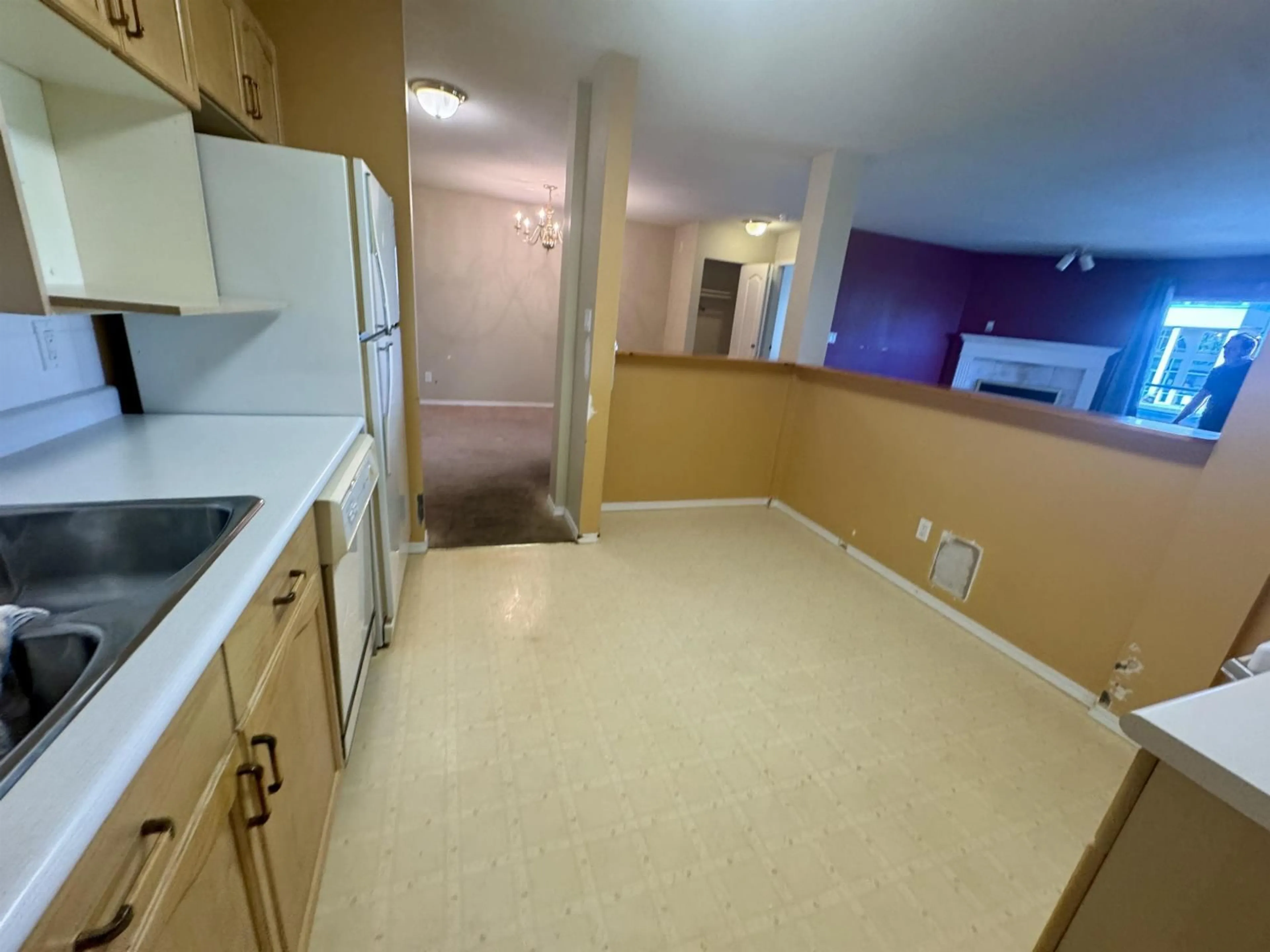 Unknown for 215 - 33175 OLD YALE ROAD, Abbotsford British Columbia V2S2J4