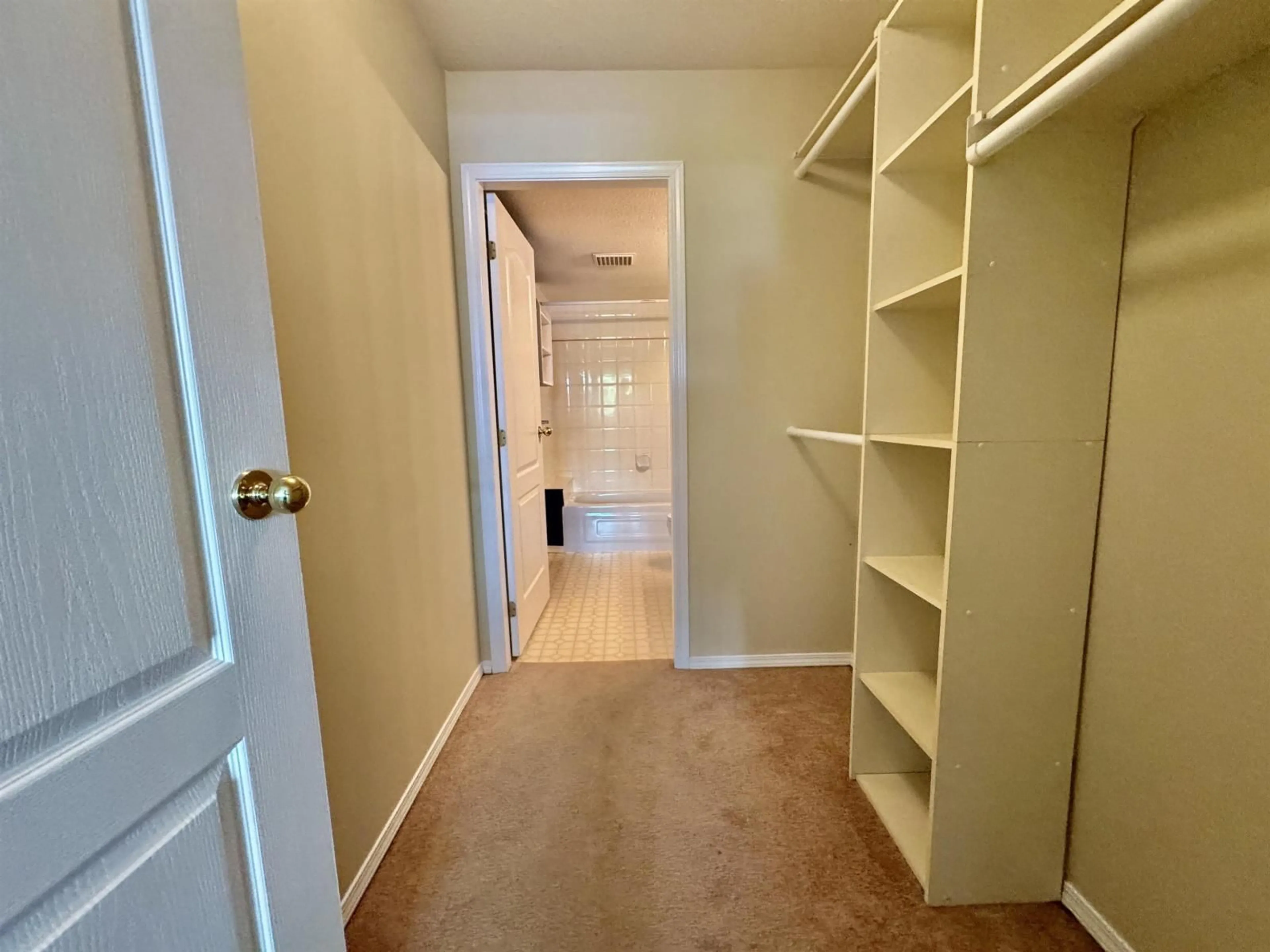 Storage room or clothes room or walk-in closet for 215 - 33175 OLD YALE ROAD, Abbotsford British Columbia V2S2J4