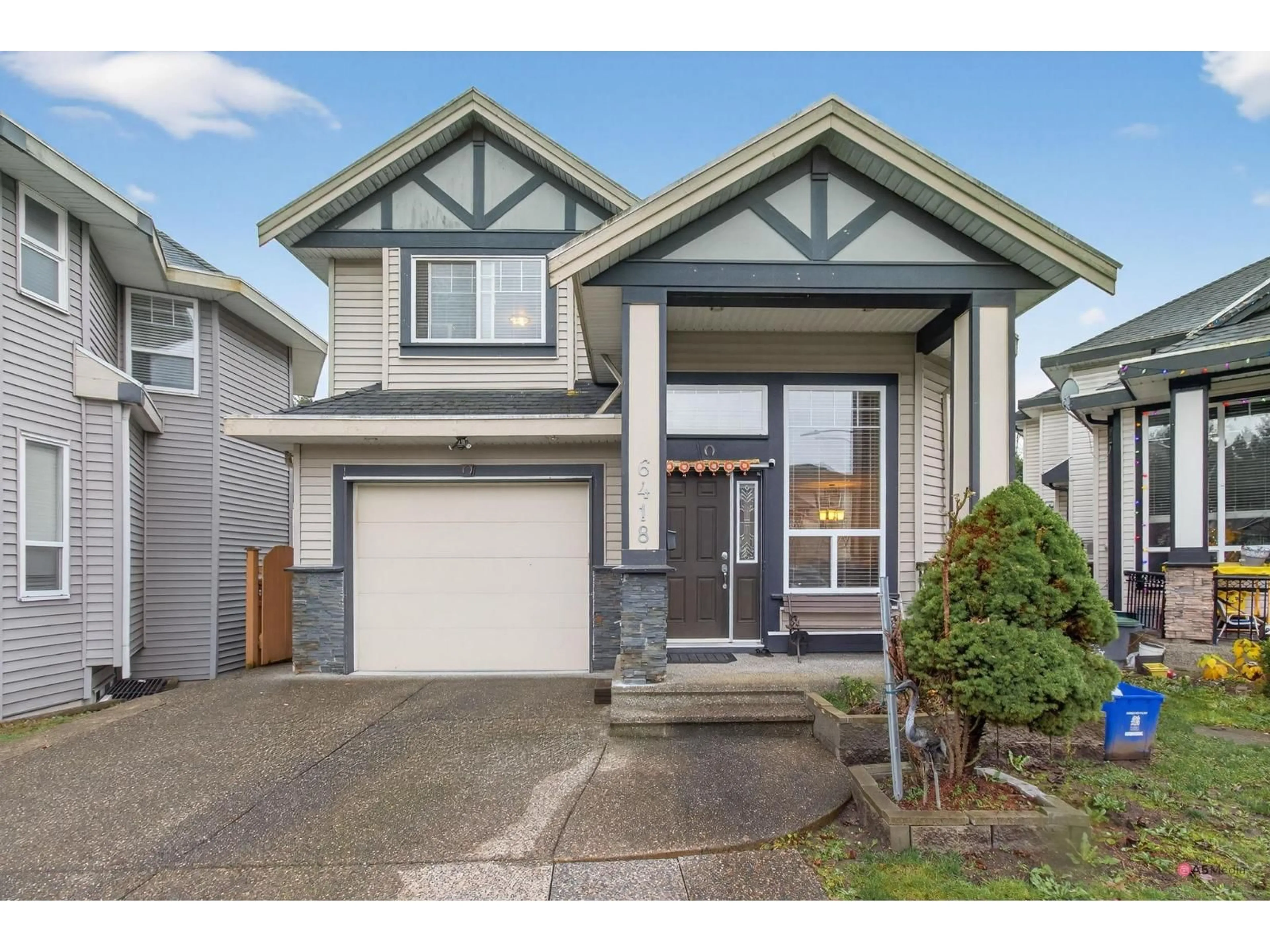 Home with vinyl exterior material, street for 6418 137A STREET, Surrey British Columbia V3W1S6