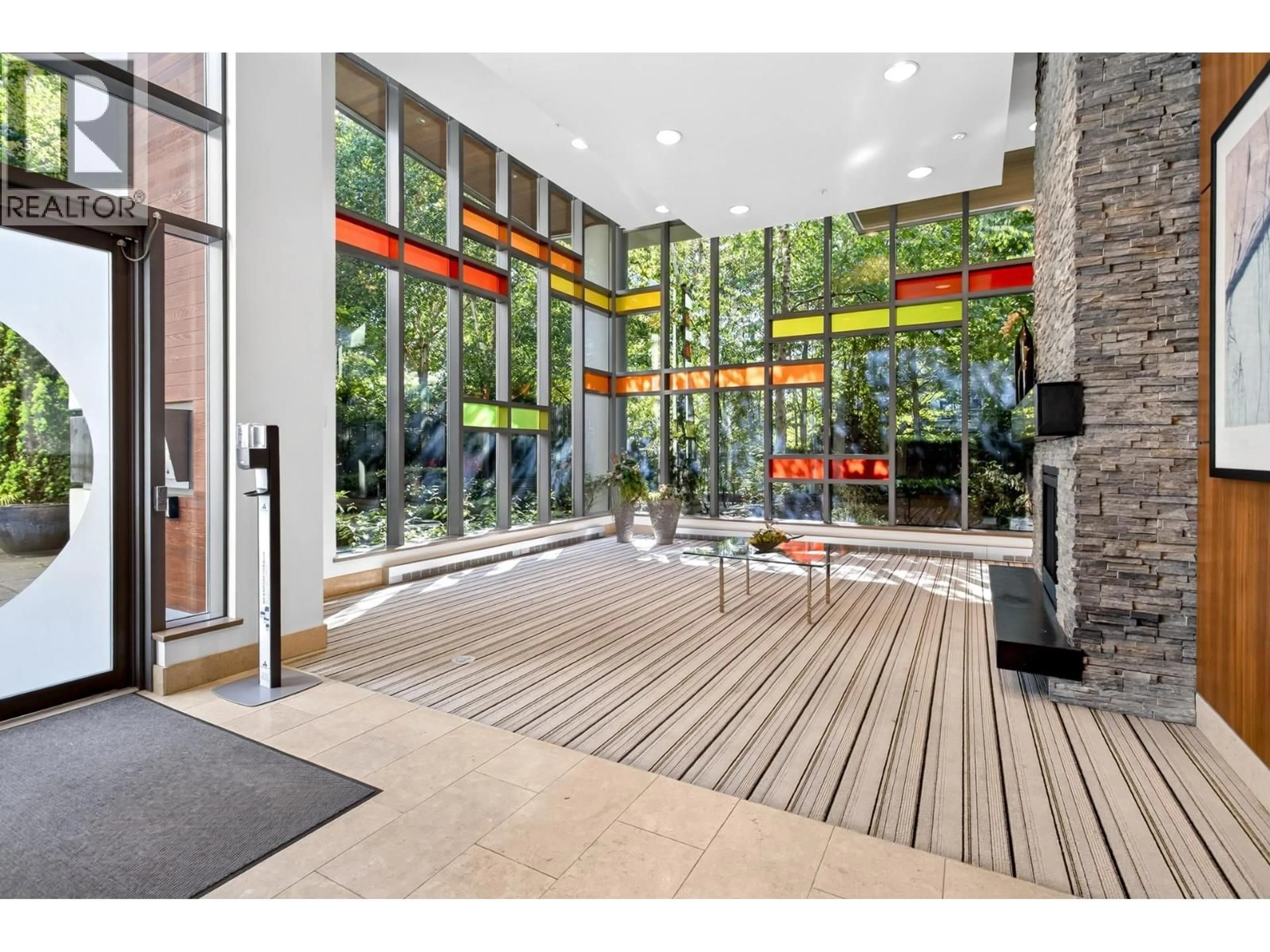 Indoor foyer for 507 - 9188 UNIVERSITY CRESCENT, Burnaby British Columbia V5A0A5