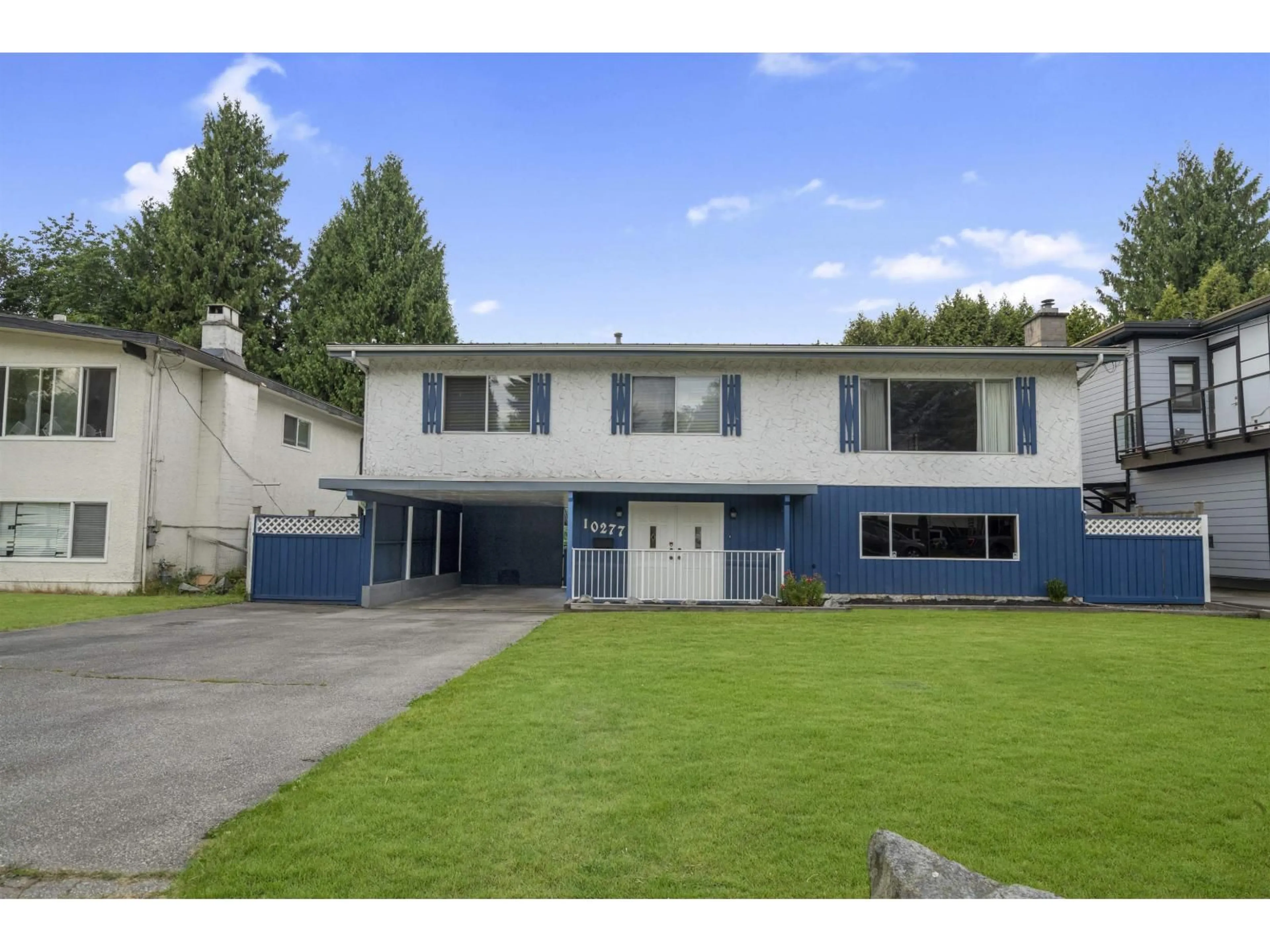 A pic from outside/outdoor area/front of a property/back of a property/a pic from drone, street for 10277 129A STREET, Surrey British Columbia V3T3K4
