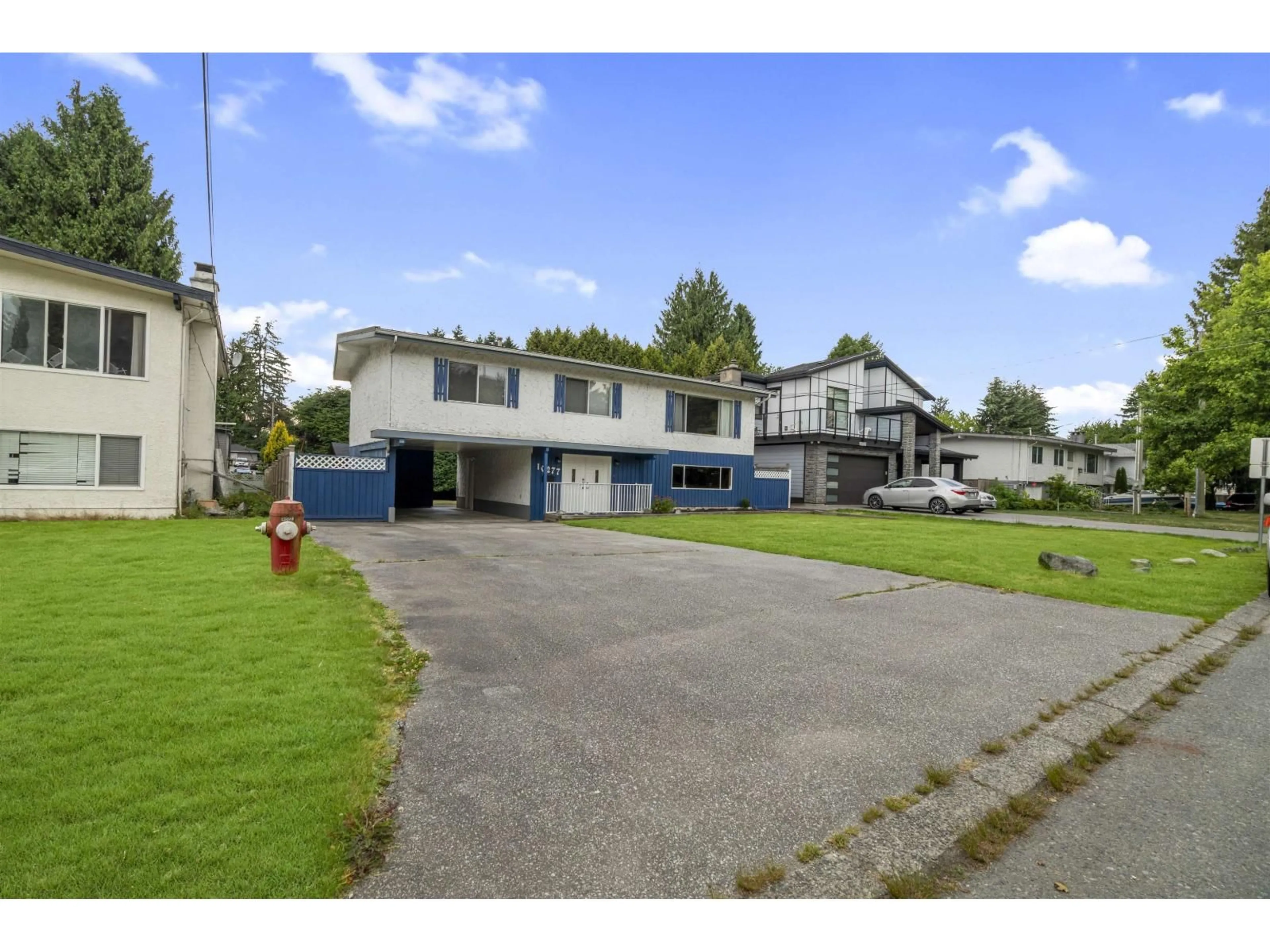 A pic from outside/outdoor area/front of a property/back of a property/a pic from drone, street for 10277 129A STREET, Surrey British Columbia V3T3K4