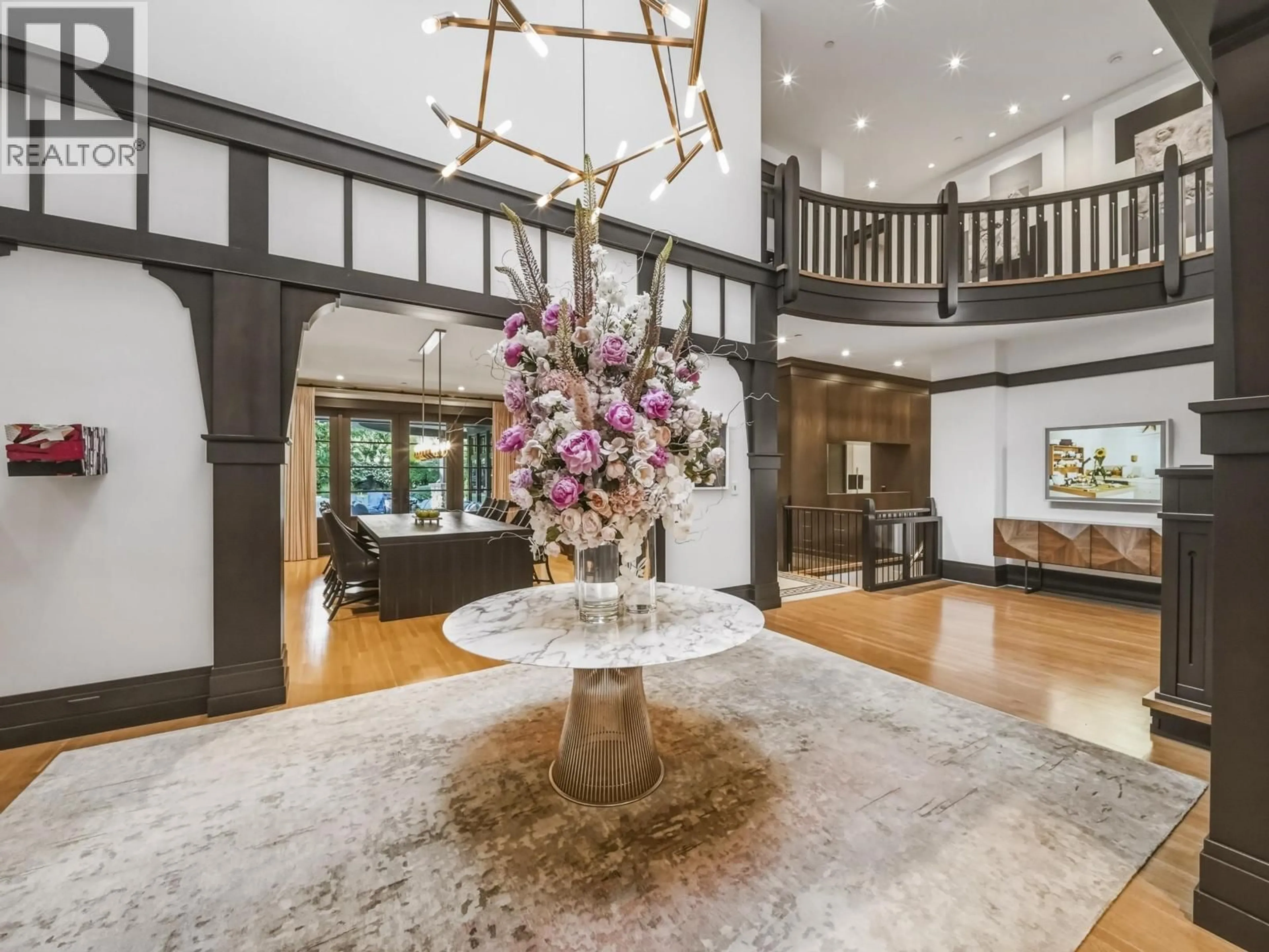 Indoor foyer for 1988 DRUMMOND DRIVE, Vancouver British Columbia V6T1B8