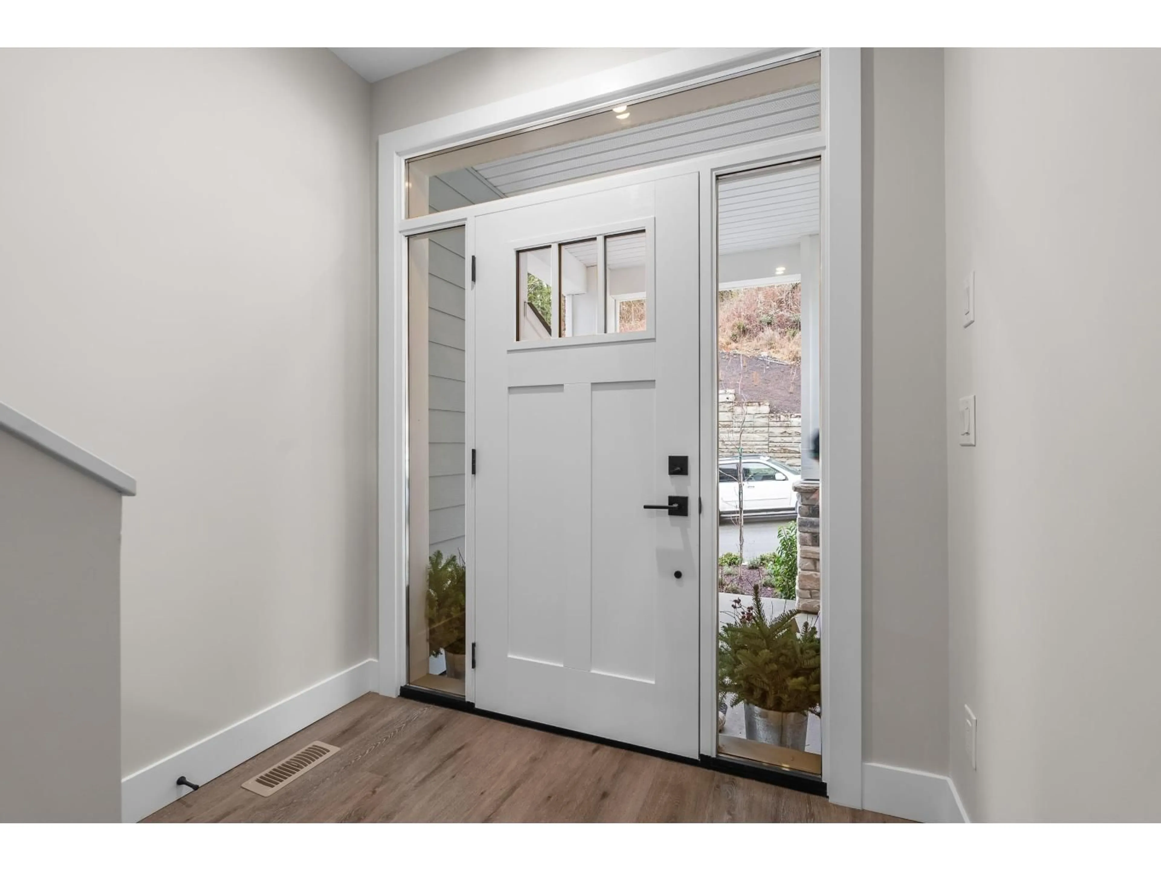 Indoor entryway for 8 - 35247 STRAITON ROAD, Abbotsford British Columbia V2S7Z1