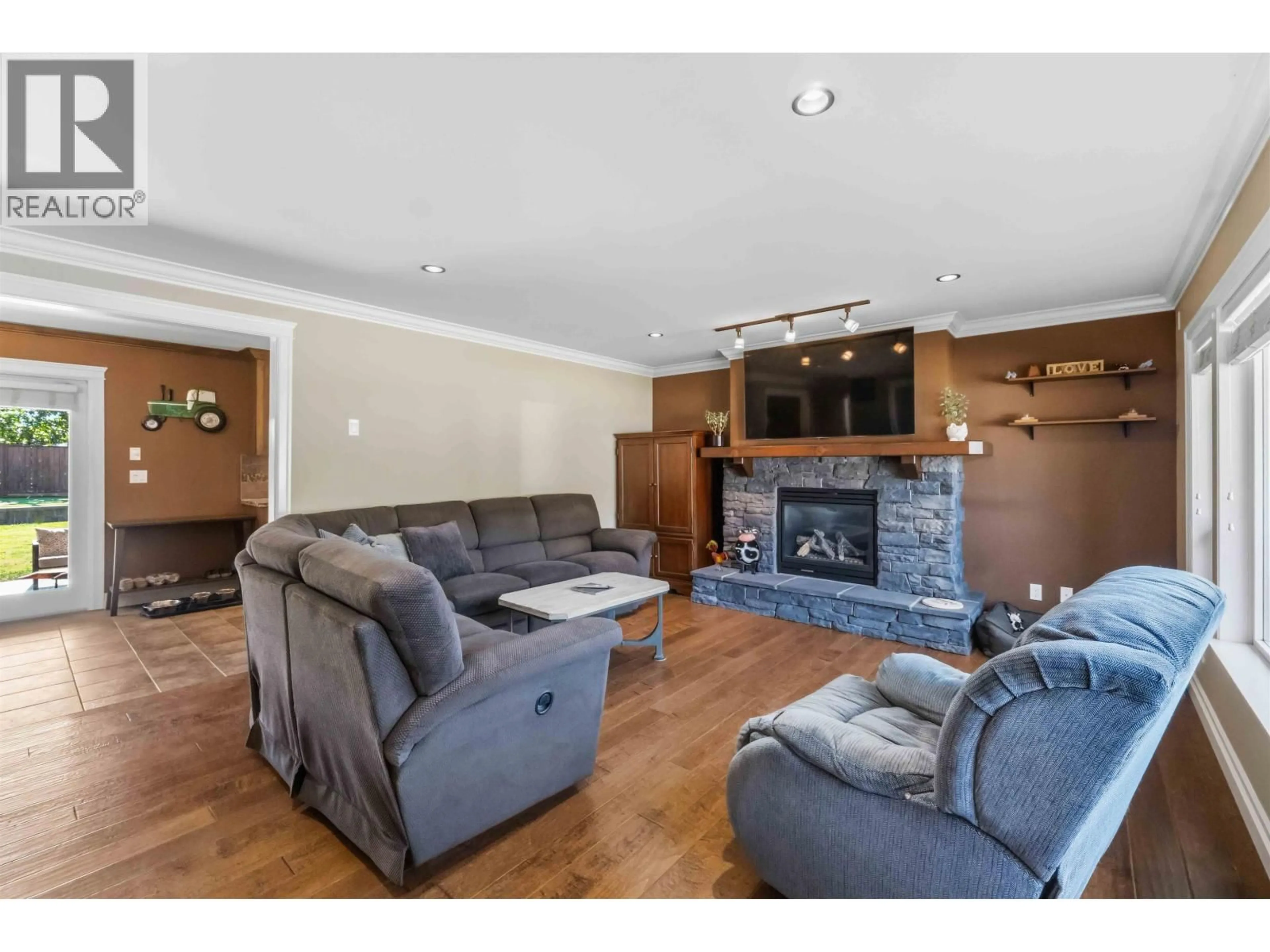 Living room with furniture, wood/laminate floor for 12316 227 STREET, Maple Ridge British Columbia V2X6J7