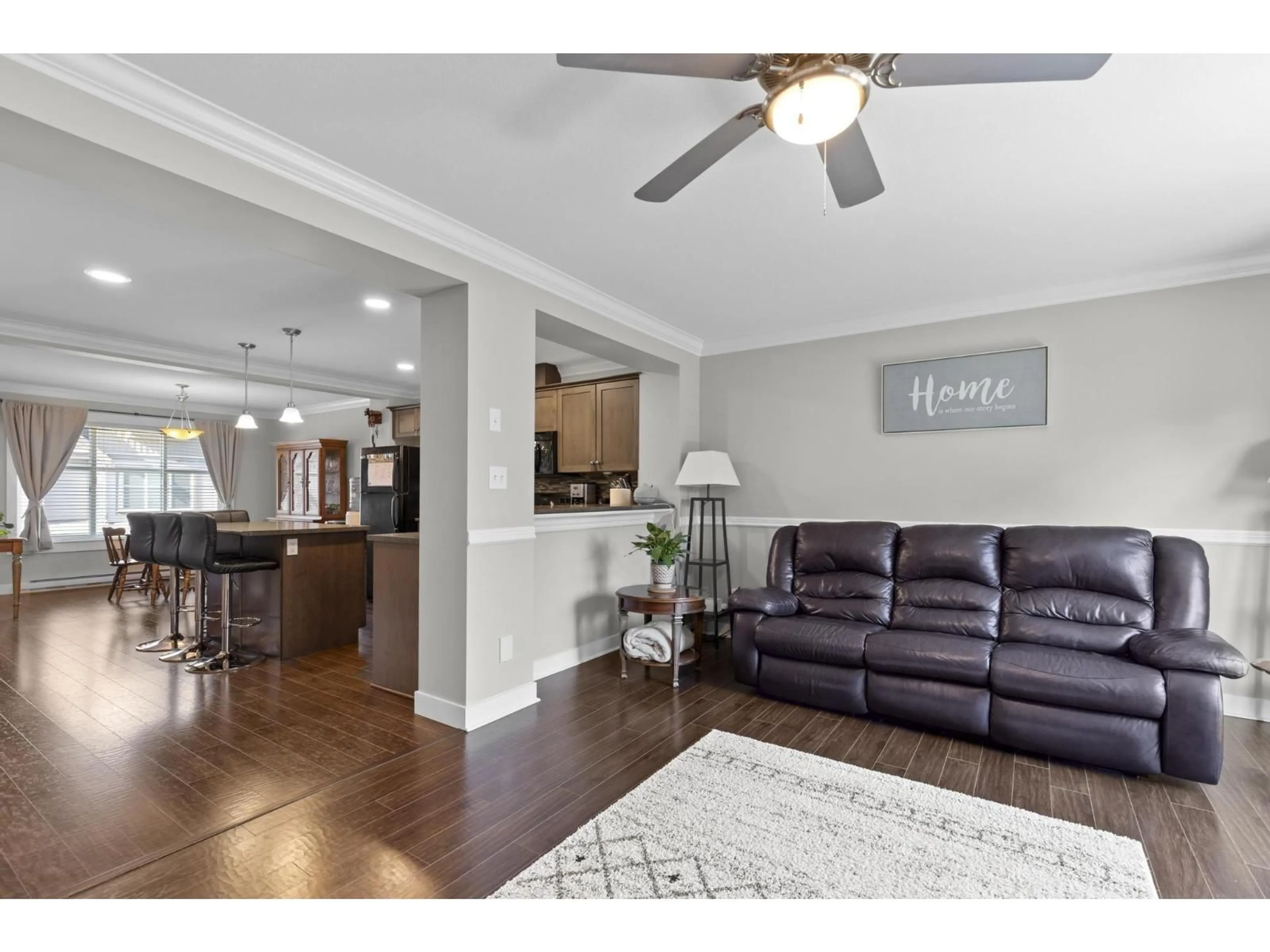 Living room with furniture, unknown for 18 - 45085 WOLFE ROAD, Chilliwack British Columbia V2P0C5
