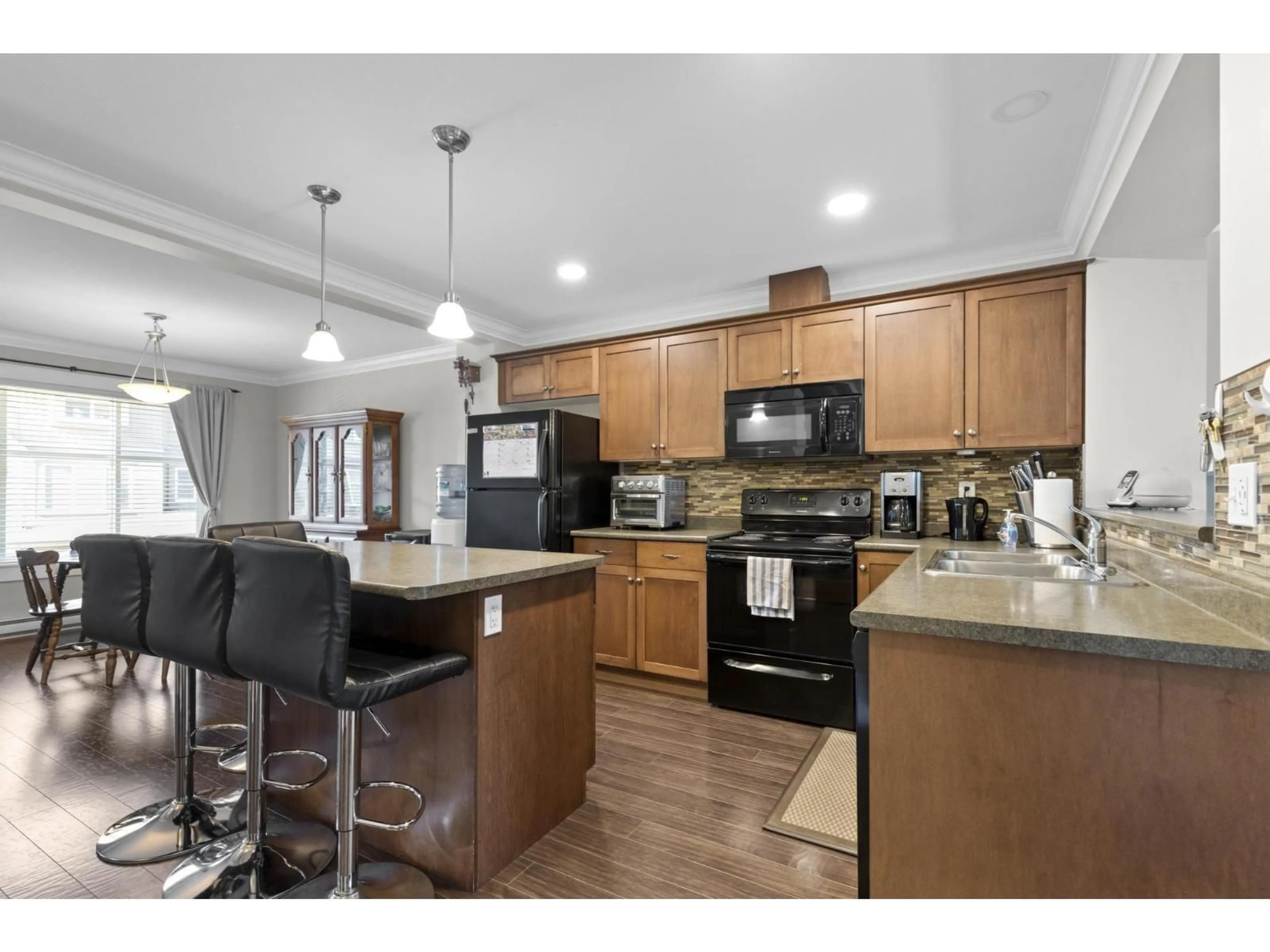 Open concept kitchen, unknown for 18 - 45085 WOLFE ROAD, Chilliwack British Columbia V2P0C5