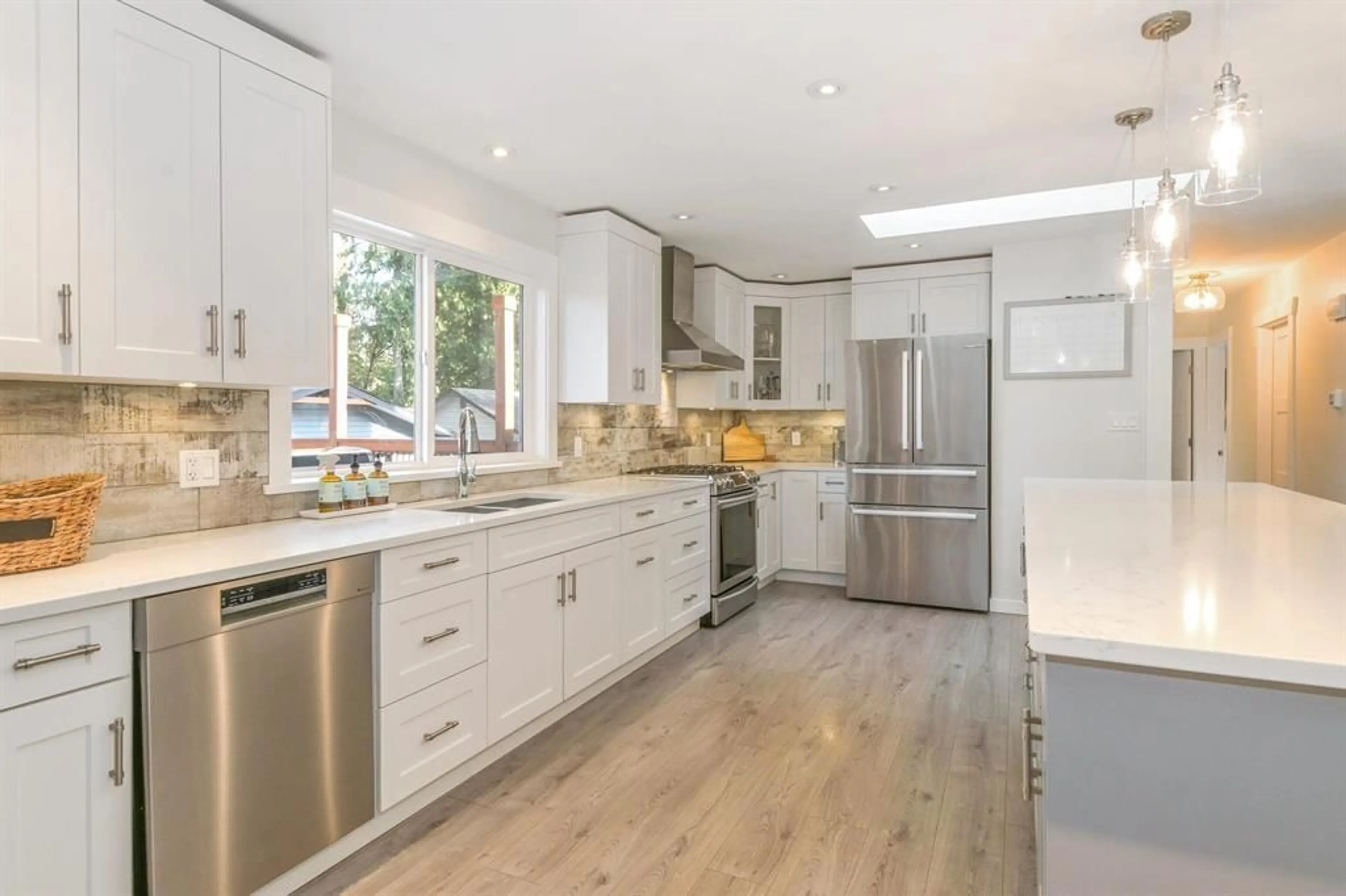 Open concept kitchen, unknown for 4954 203 STREET, Langley British Columbia V3A5C4