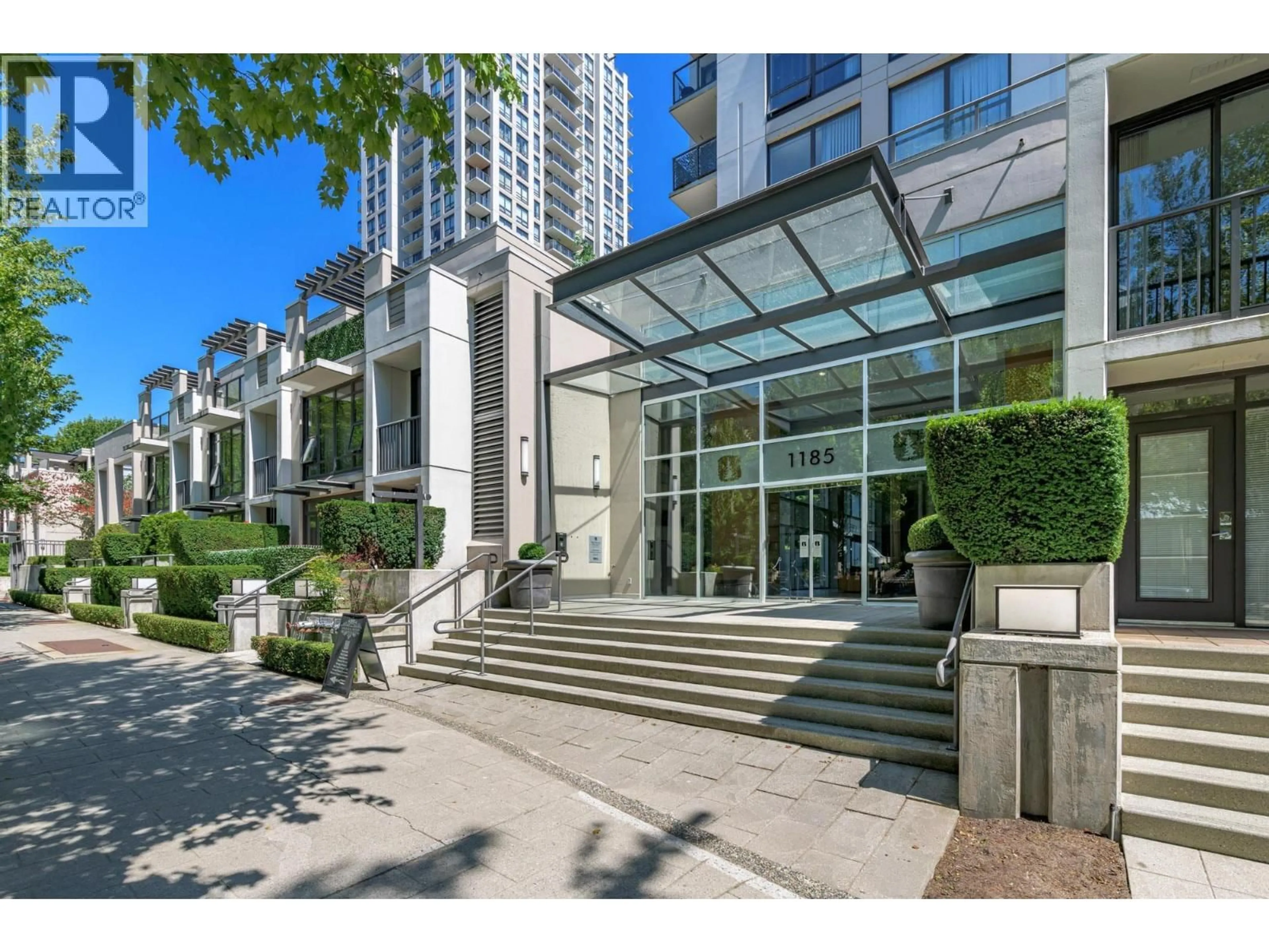 Indoor foyer for 606 - 1185 THE HIGH STREET, Coquitlam British Columbia V3B0A9