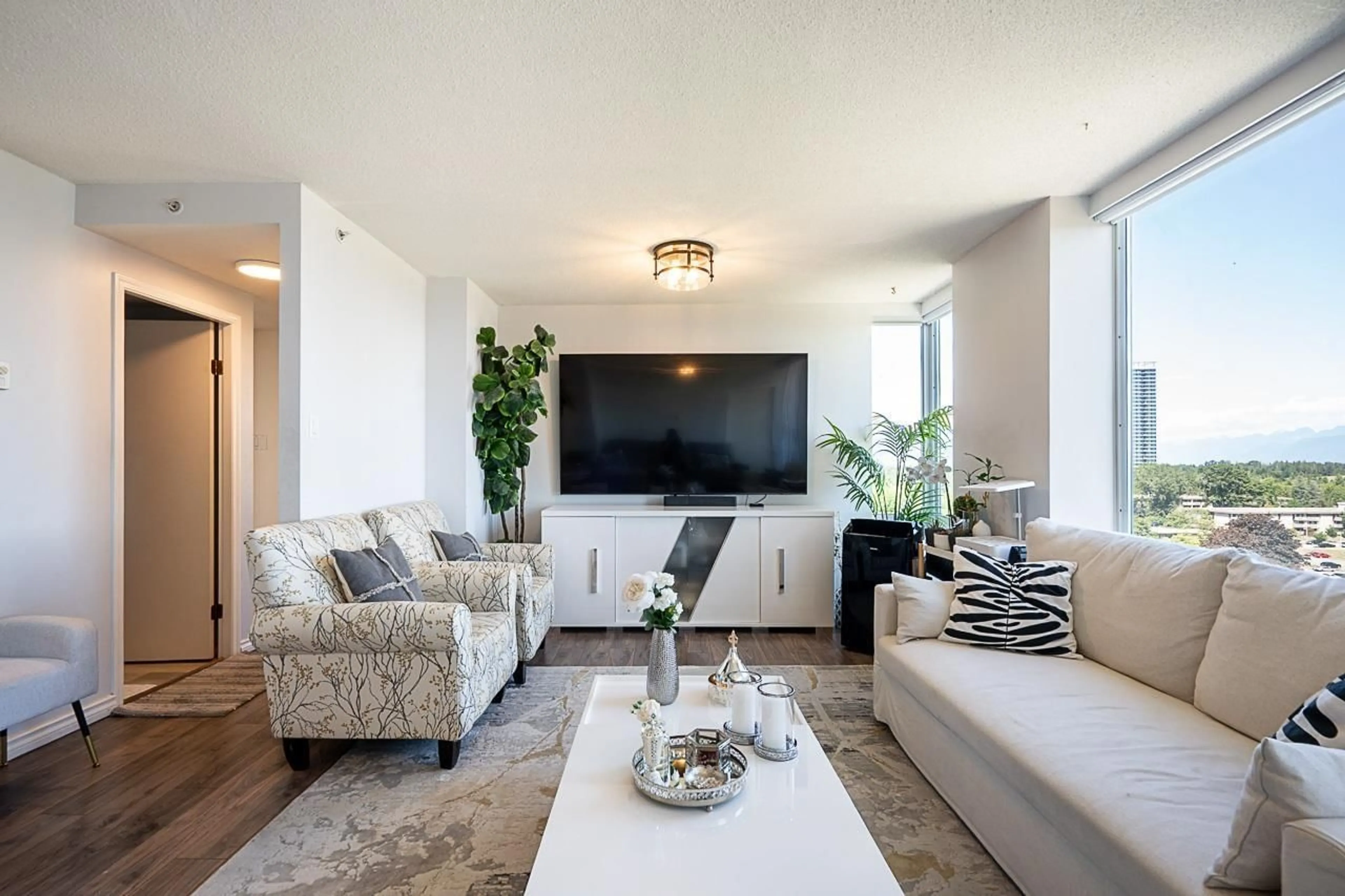 Living room with furniture, unknown for 1102 - 14820 104 AVENUE, Surrey British Columbia V3R0V9