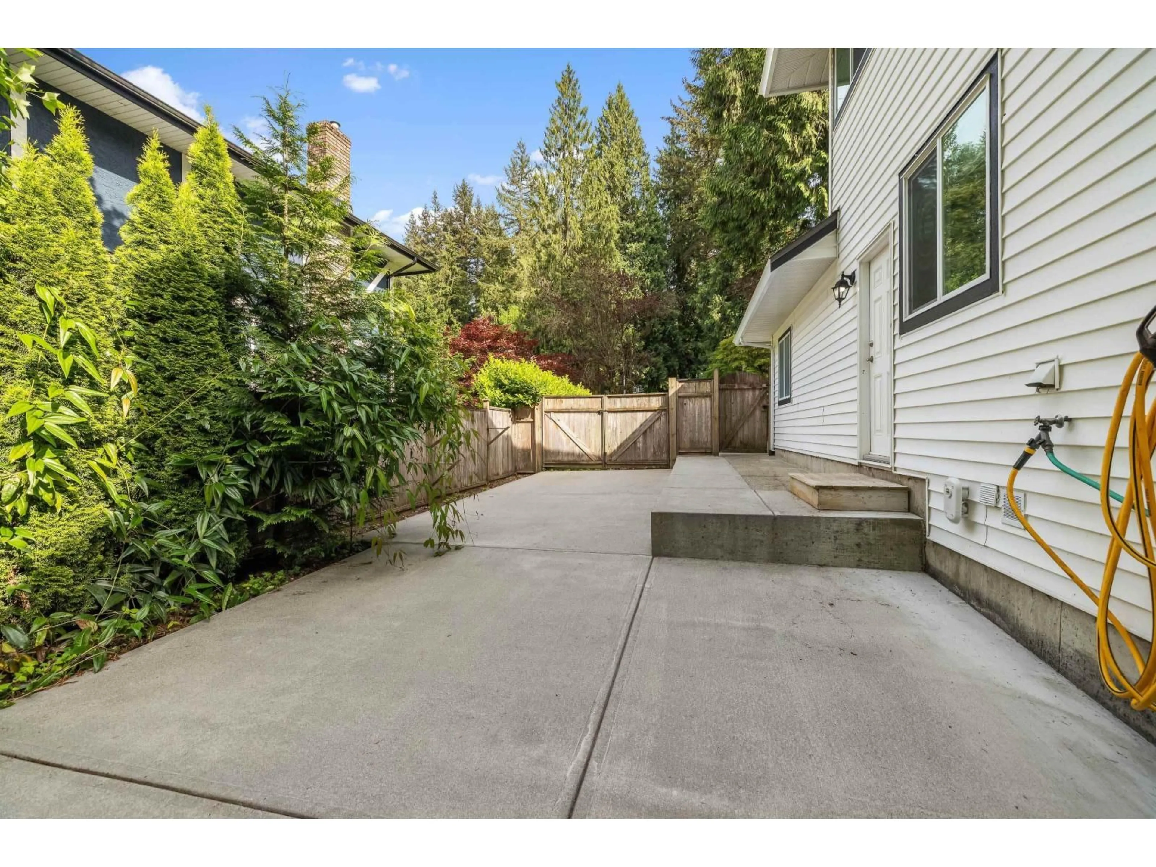 Patio, street for 5951 237A STREET, Langley British Columbia V2Z1A6