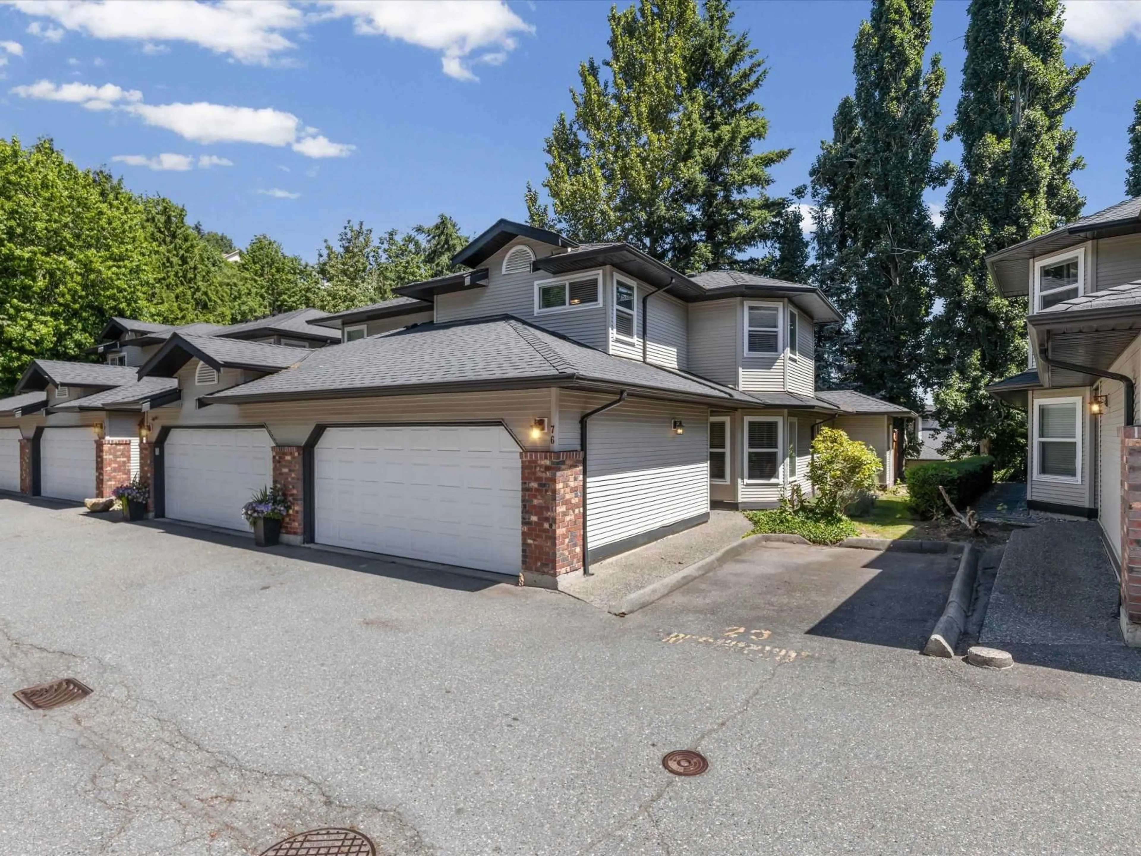 A pic from outside/outdoor area/front of a property/back of a property/a pic from drone, street for 76 - 36060 OLD YALE ROAD, Abbotsford British Columbia V3G2E9