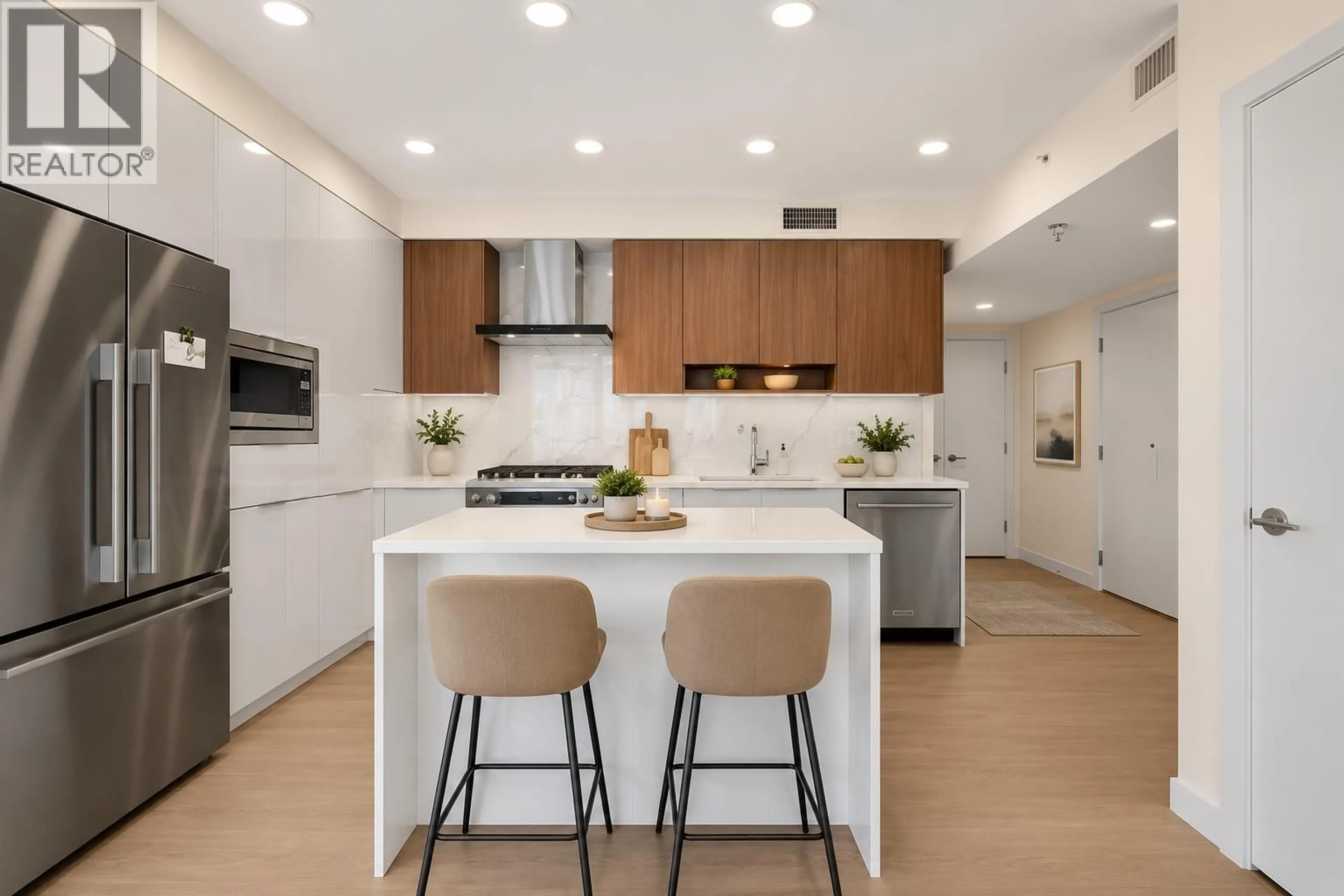 Contemporary kitchen, unknown for 405 - 7769 PARK CRESCENT, Burnaby British Columbia V3N0J7