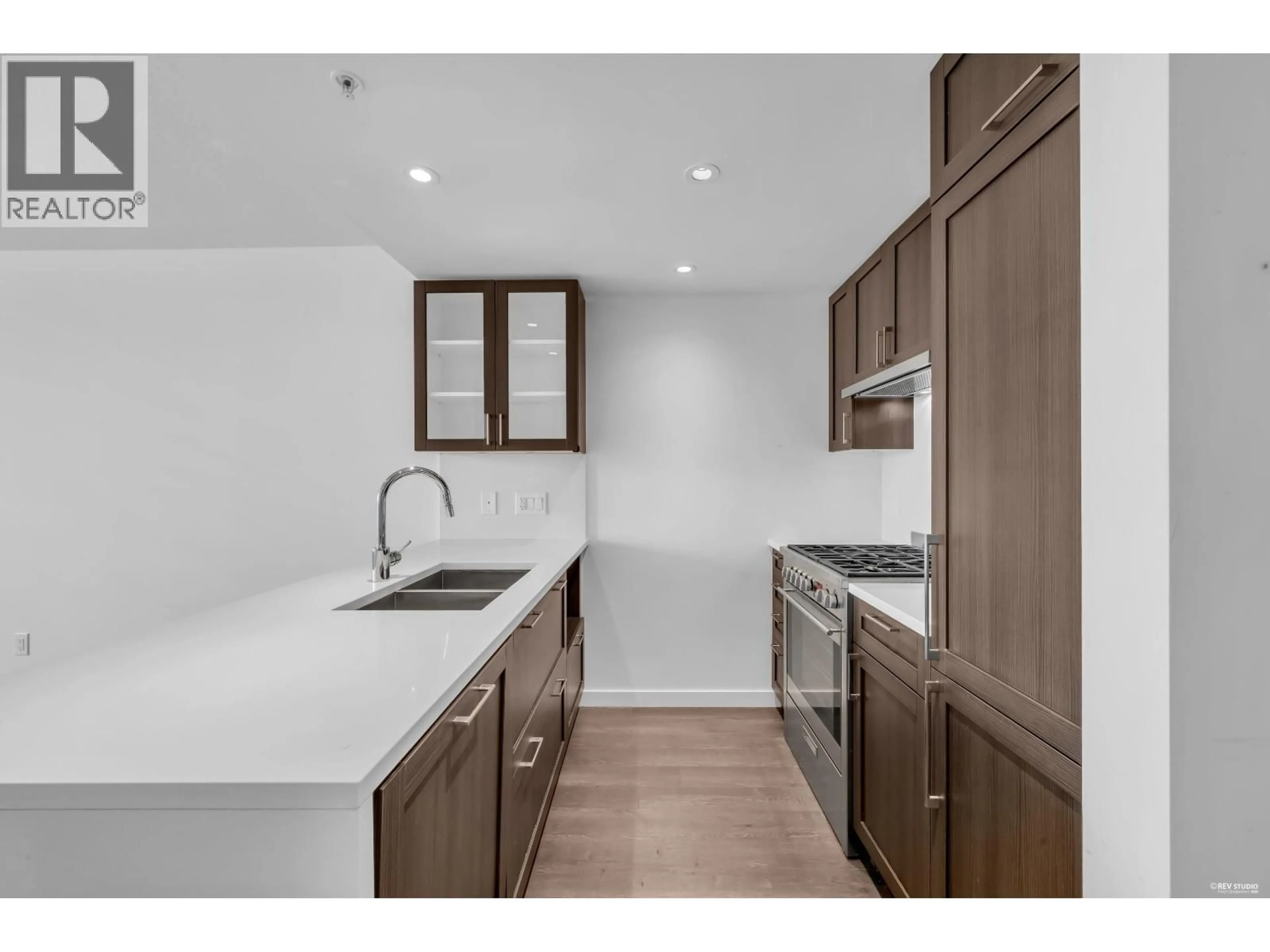 Standard kitchen, unknown for 614 - 5598 ORMIDALE STREET, Vancouver British Columbia V5R0E5