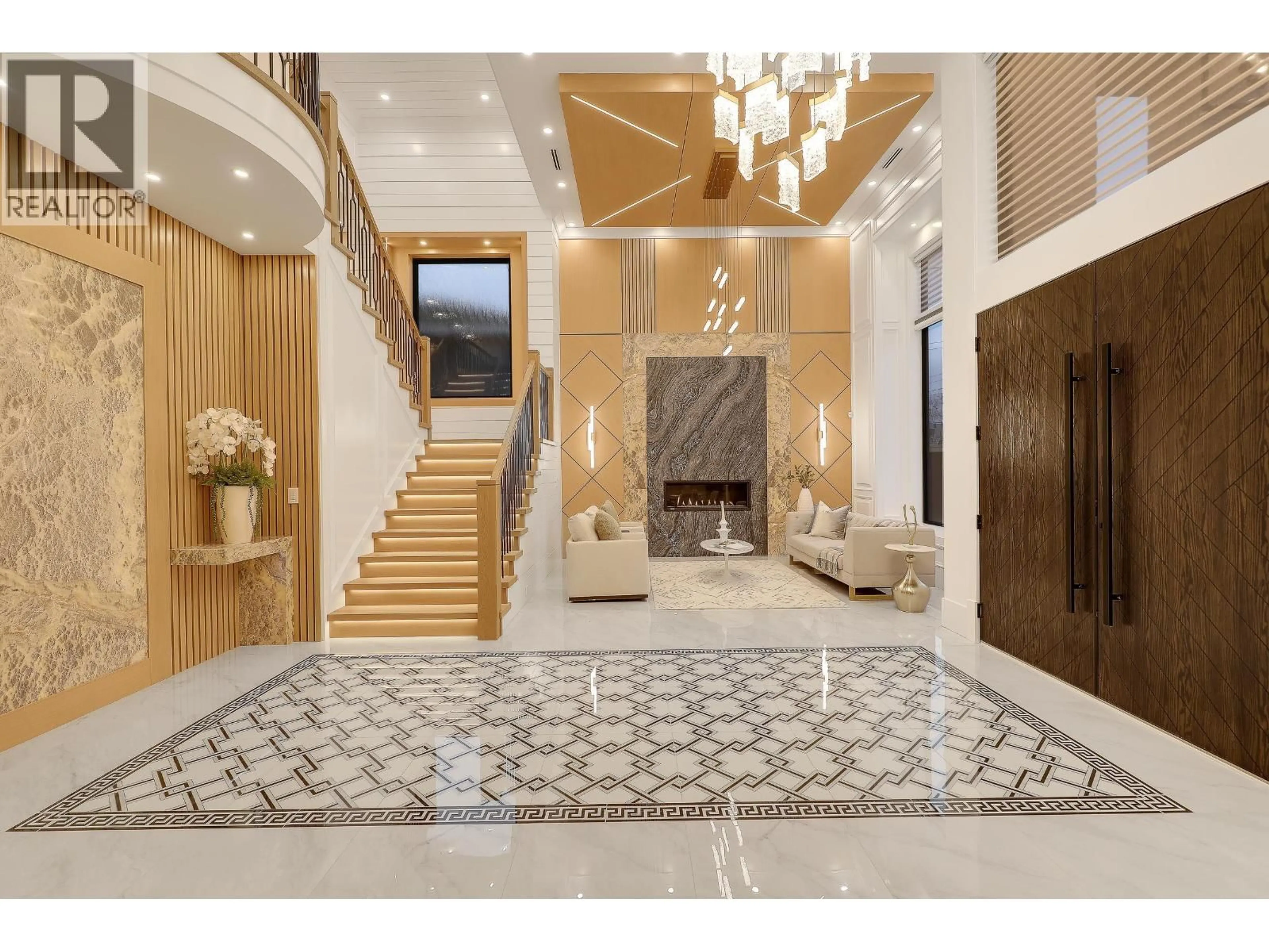 Indoor foyer for 5891 RIVERDALE DRIVE, Richmond British Columbia V7C2E4