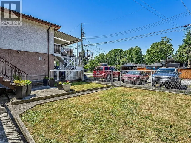 3807 VICTORIA DRIVE, Vancouver 4
