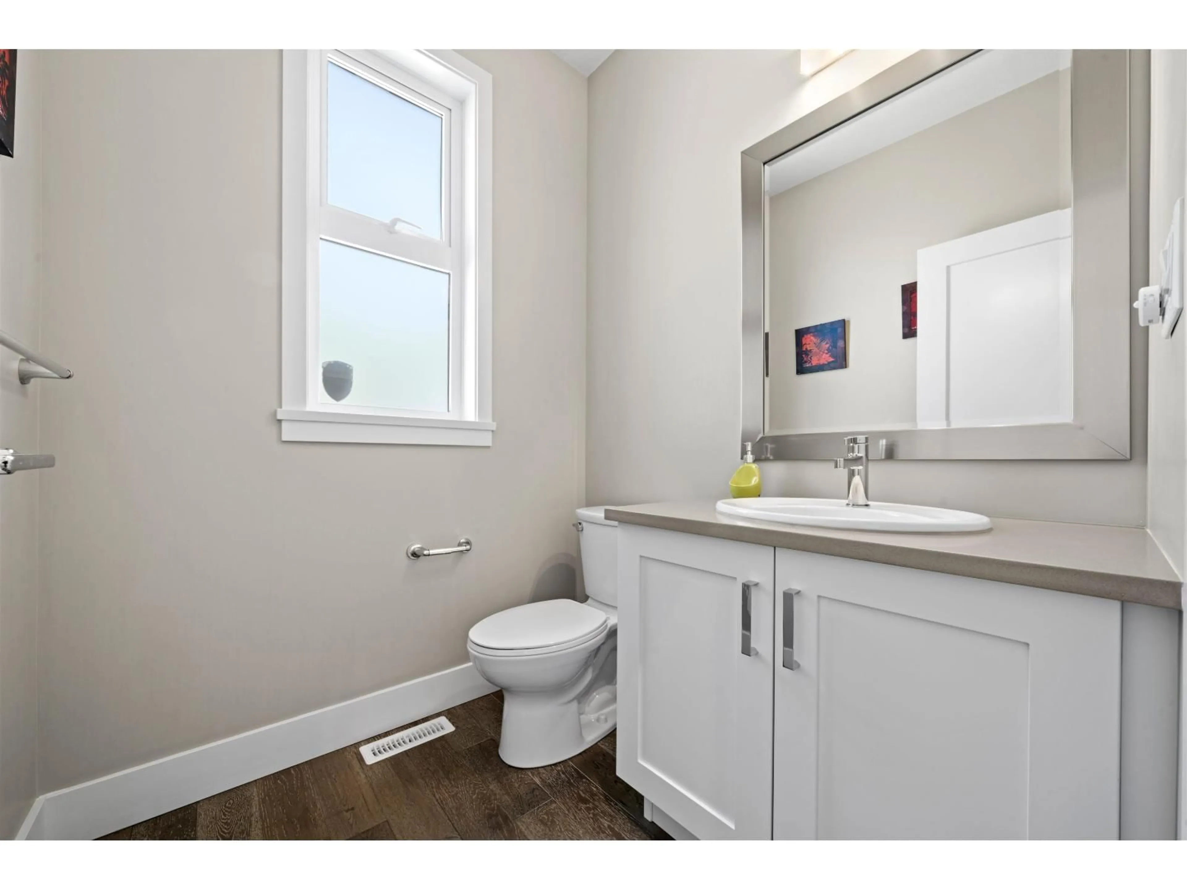 Standard bathroom, unknown for 16616 EDGEWOOD DRIVE, Surrey British Columbia V3Z9X9