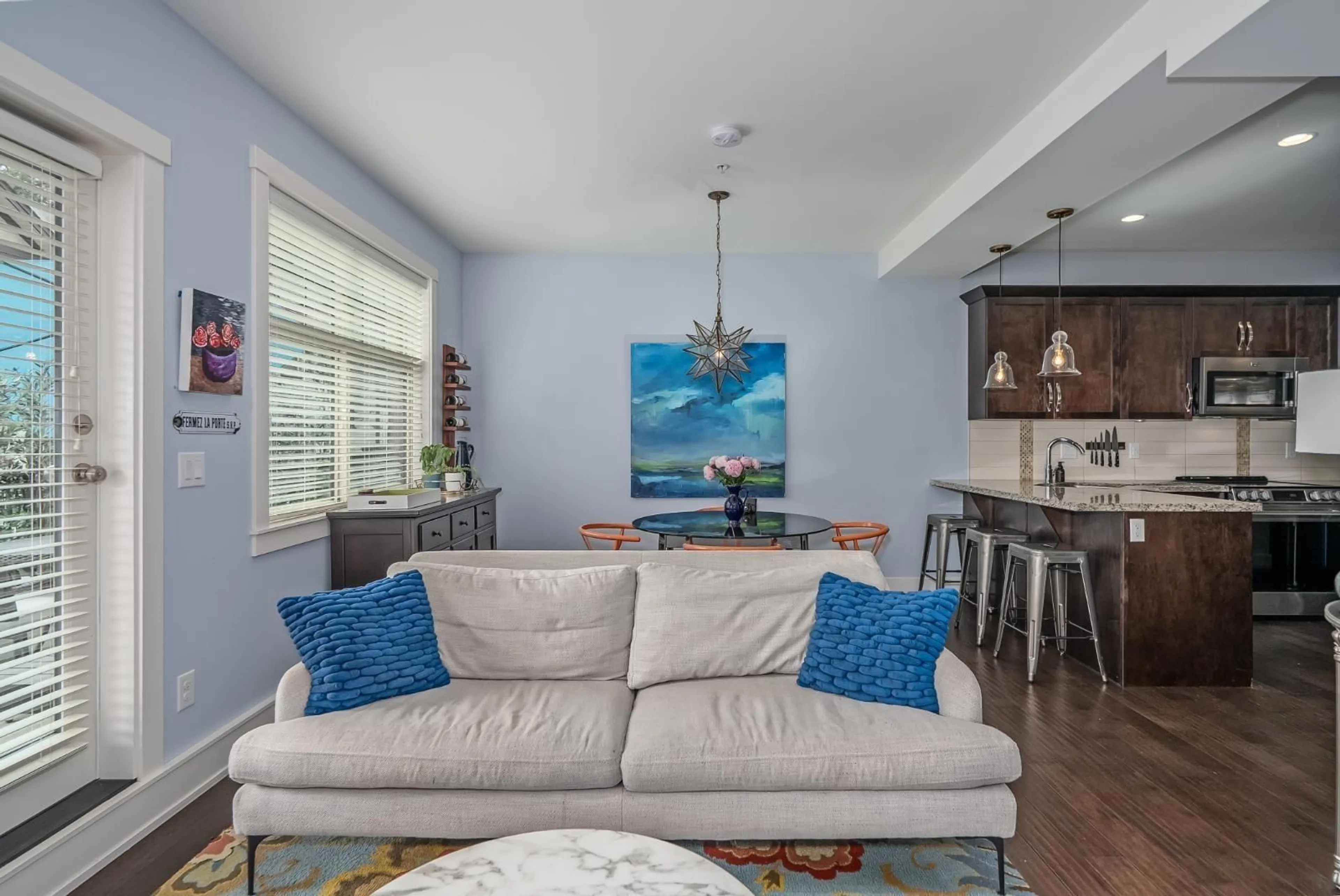 Living room with furniture, wood/laminate floor for 6 - 35298 MARSHALL ROAD, Abbotsford British Columbia V3G0E2
