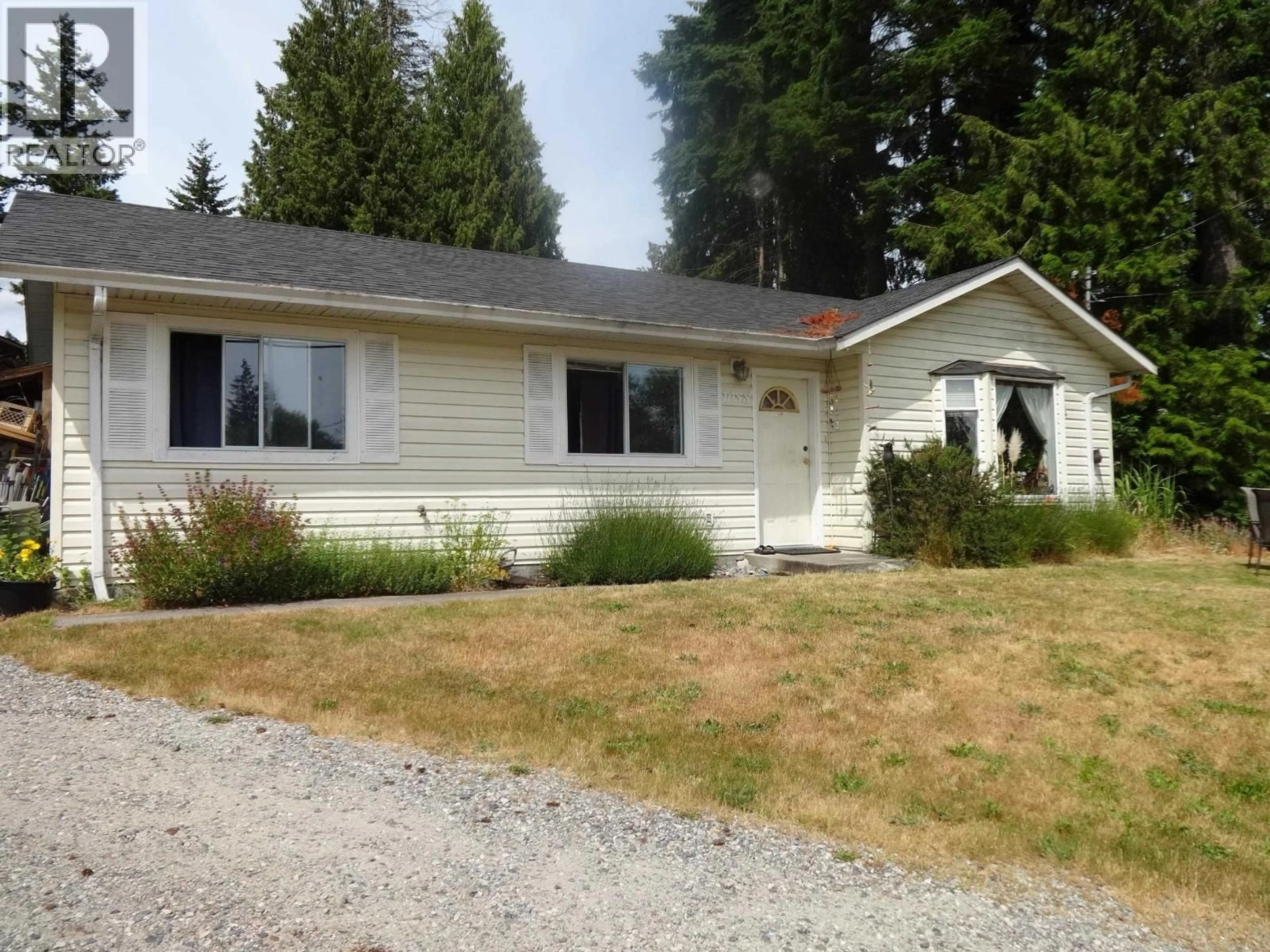 Home with vinyl exterior material, street for 1088 SUNNYSIDE ROAD, Gibsons British Columbia V0N1V3