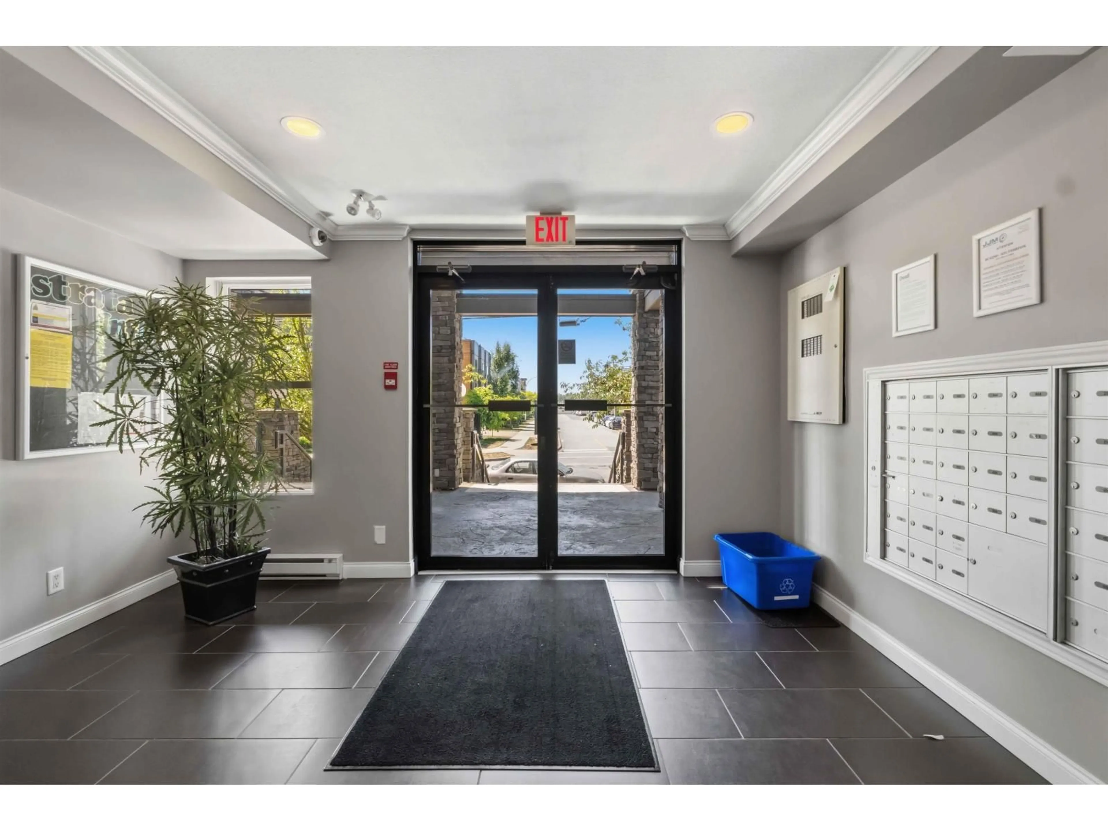 Indoor foyer for 105 - 5474 198 STREET, Langley British Columbia V3A1G2