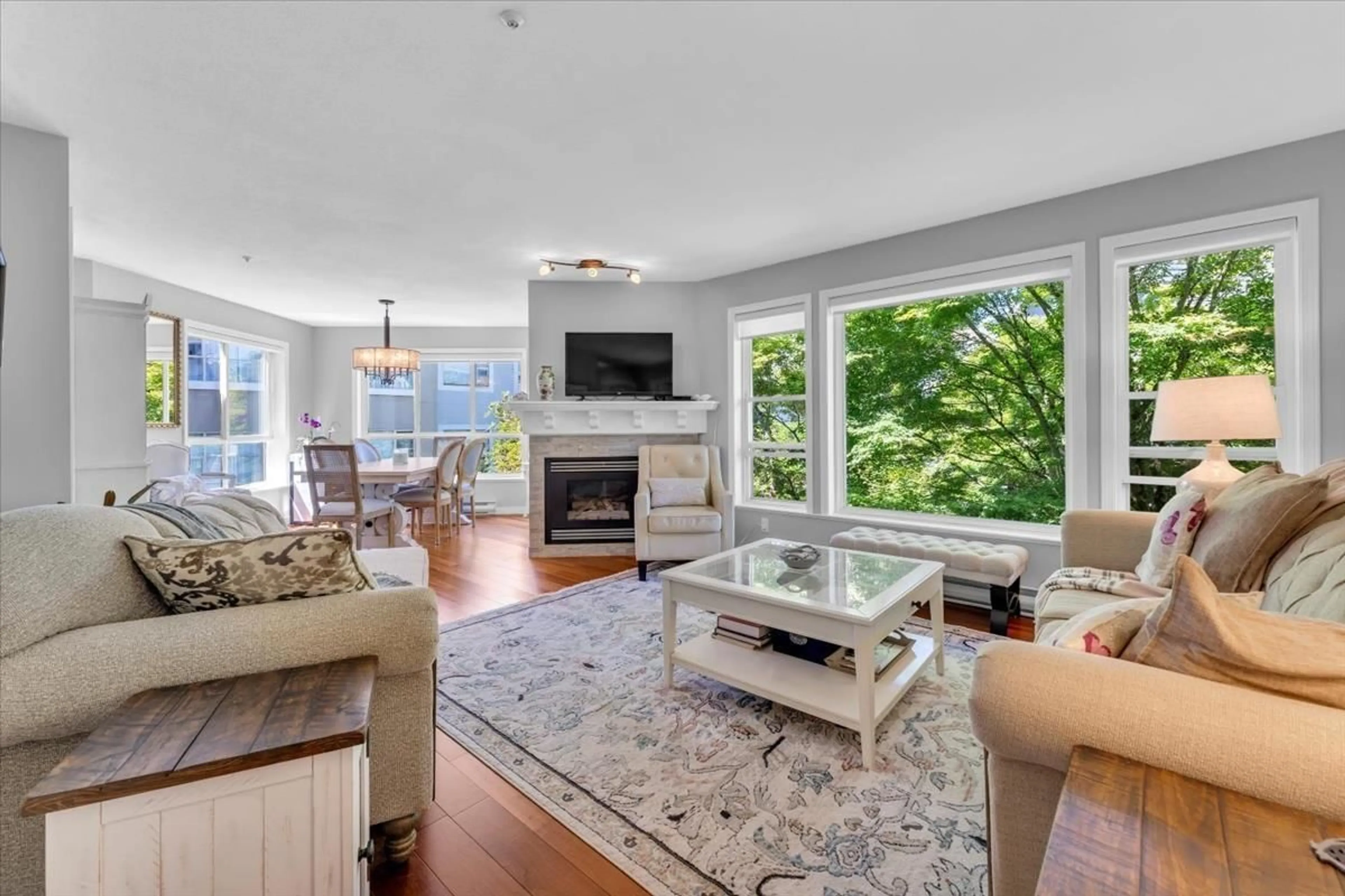Living room with furniture, unknown for 312 - 15555 16 AVENUE, Surrey British Columbia V4A1R7