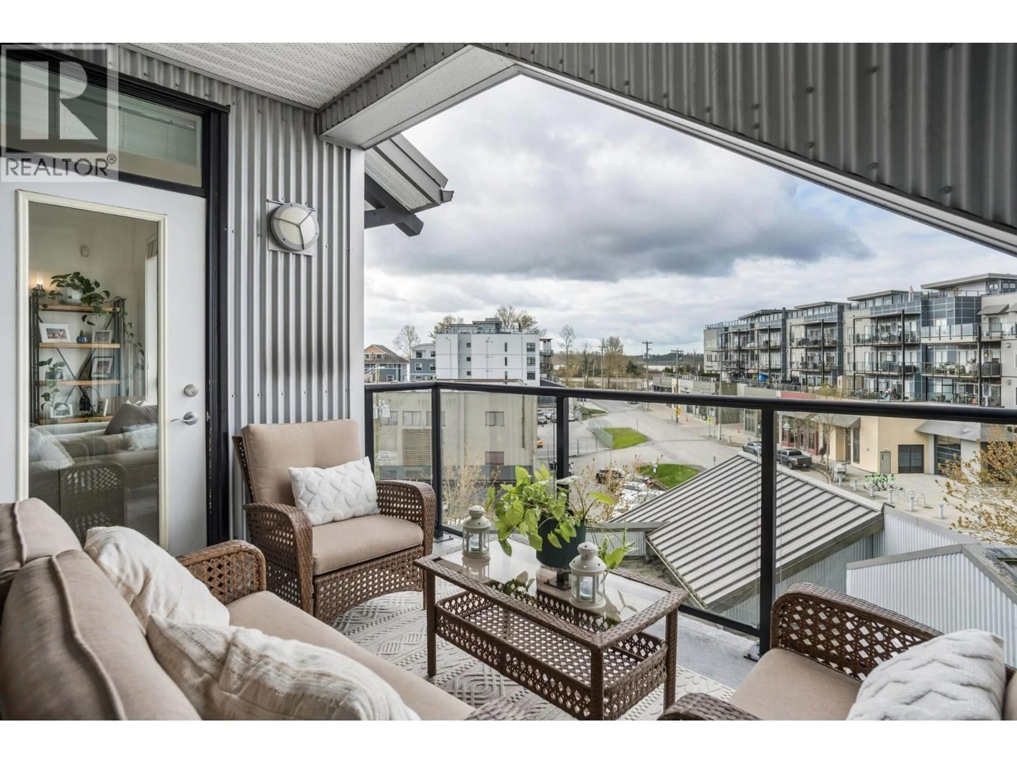 Balcony in the apartment, water/lake/river/ocean view for 401 - 6233 LONDON ROAD, Richmond British Columbia V7E3S3