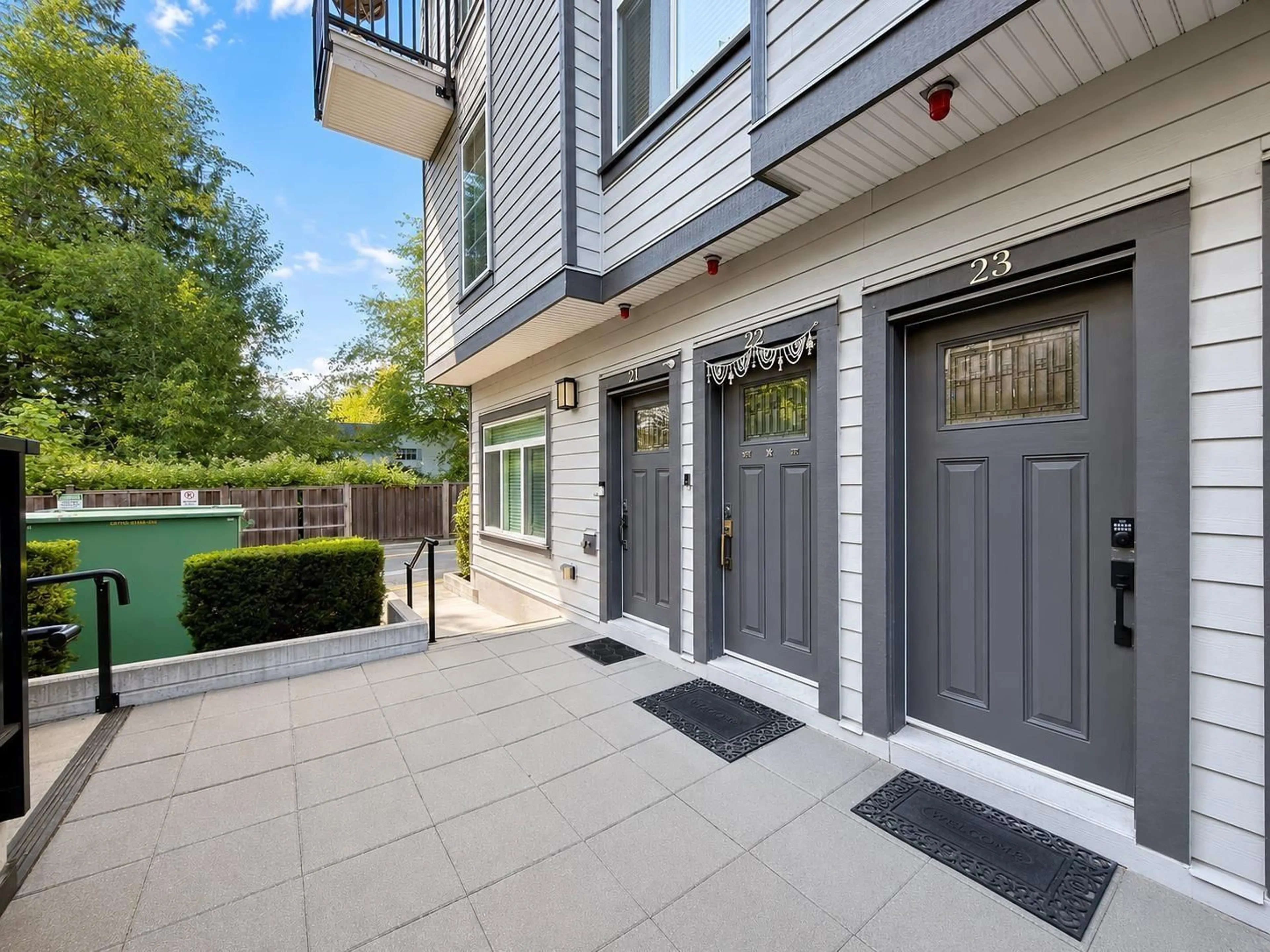 Home with vinyl exterior material, street for 23 - 7247 140 STREET, Surrey British Columbia V3W1K8