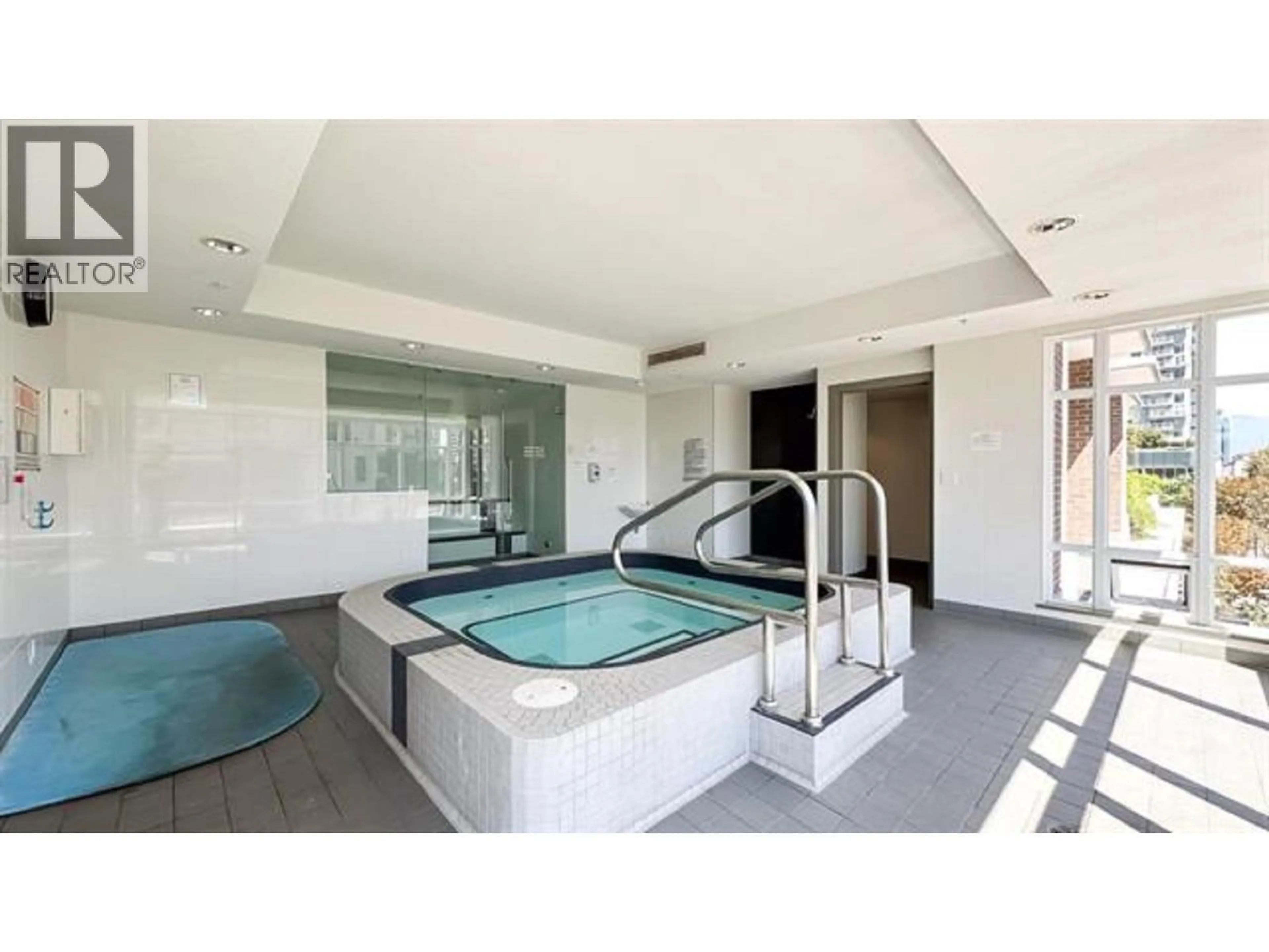 Contemporary bathroom, ceramic/tile floor for 2006 - 535 SMITHE STREET, Vancouver British Columbia V6B0H2