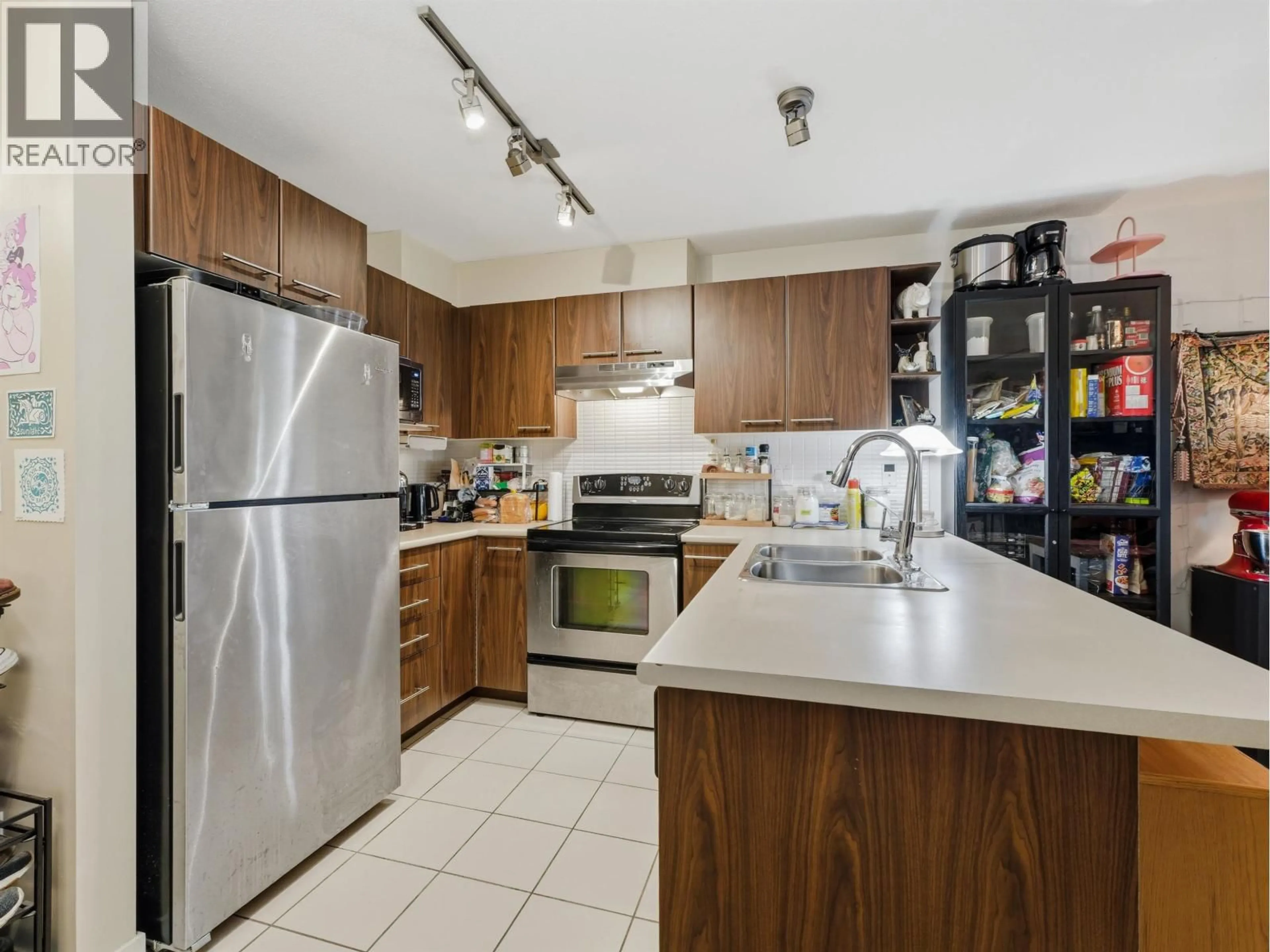 Standard kitchen, ceramic/tile floor for 311 - 4868 BRENTWOOD DRIVE, Burnaby British Columbia V5C0C2