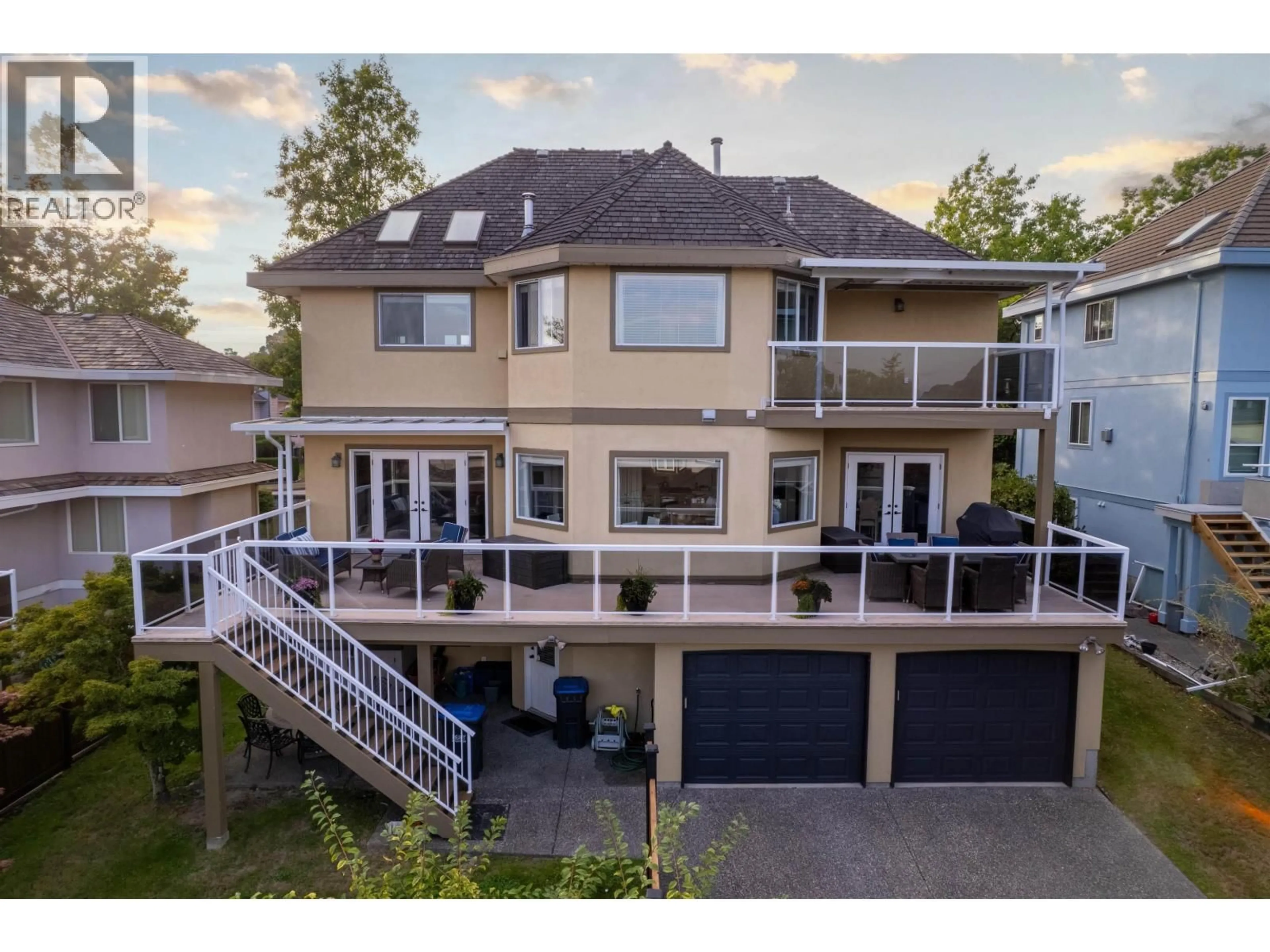 A pic from outside/outdoor area/front of a property/back of a property/a pic from drone, unknown for 816 CITADEL DRIVE, Port Coquitlam British Columbia V3C6B1