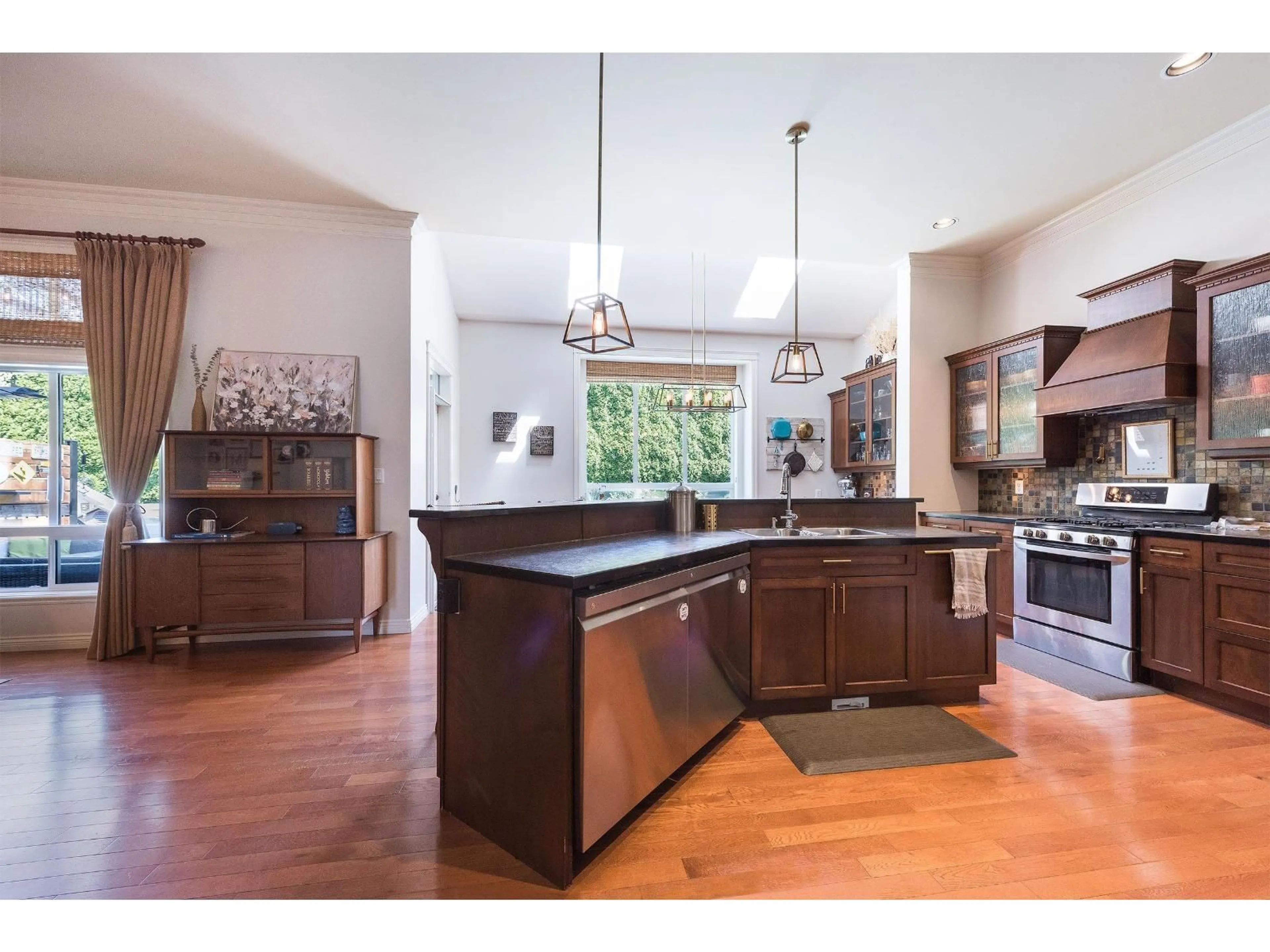 Open concept kitchen, unknown for 5404 CHINOOK STREET, Chilliwack British Columbia V2R0A6