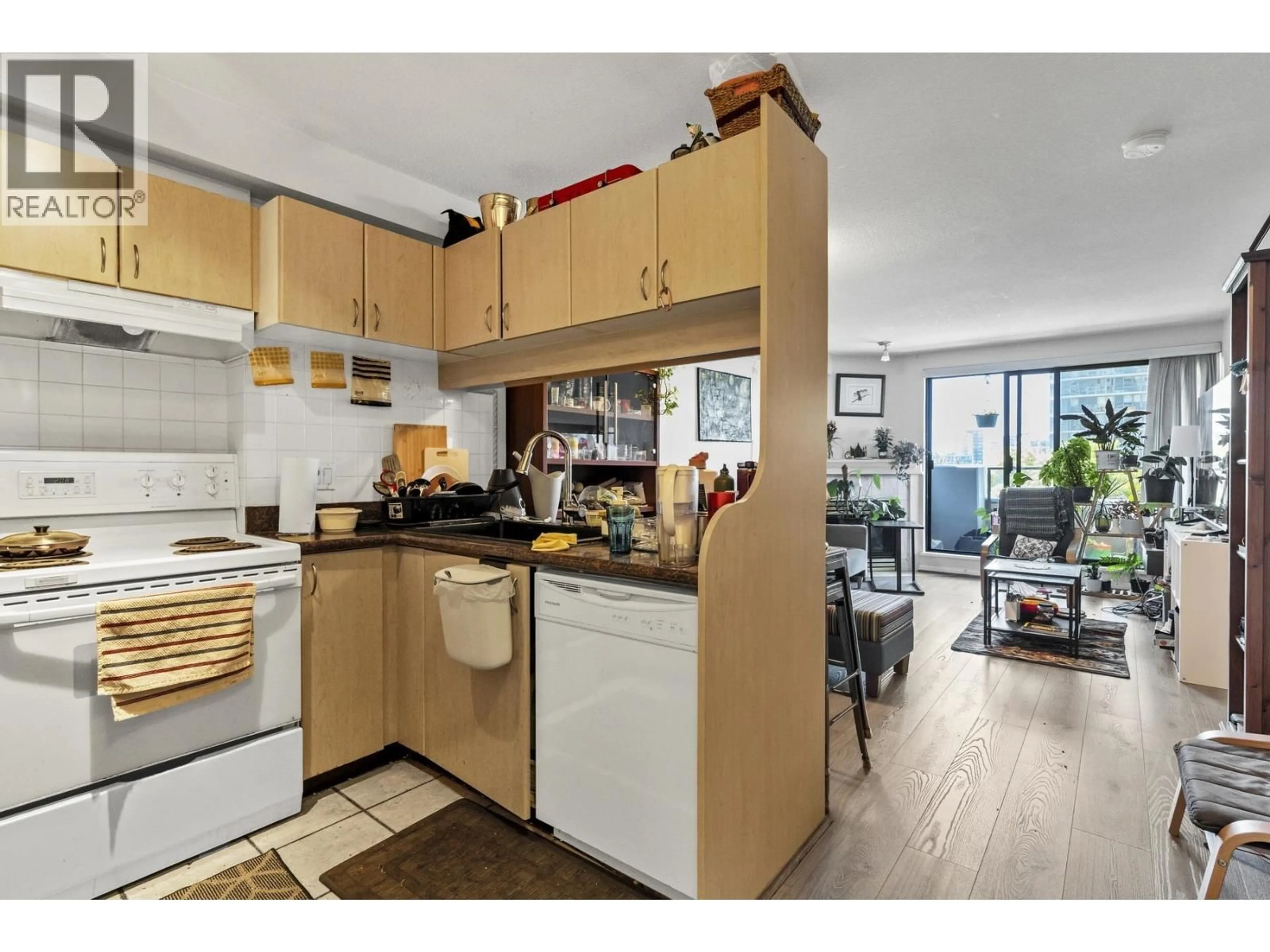Open concept kitchen, unknown for 602 - 6611 COONEY ROAD, Richmond British Columbia V6Y4C5
