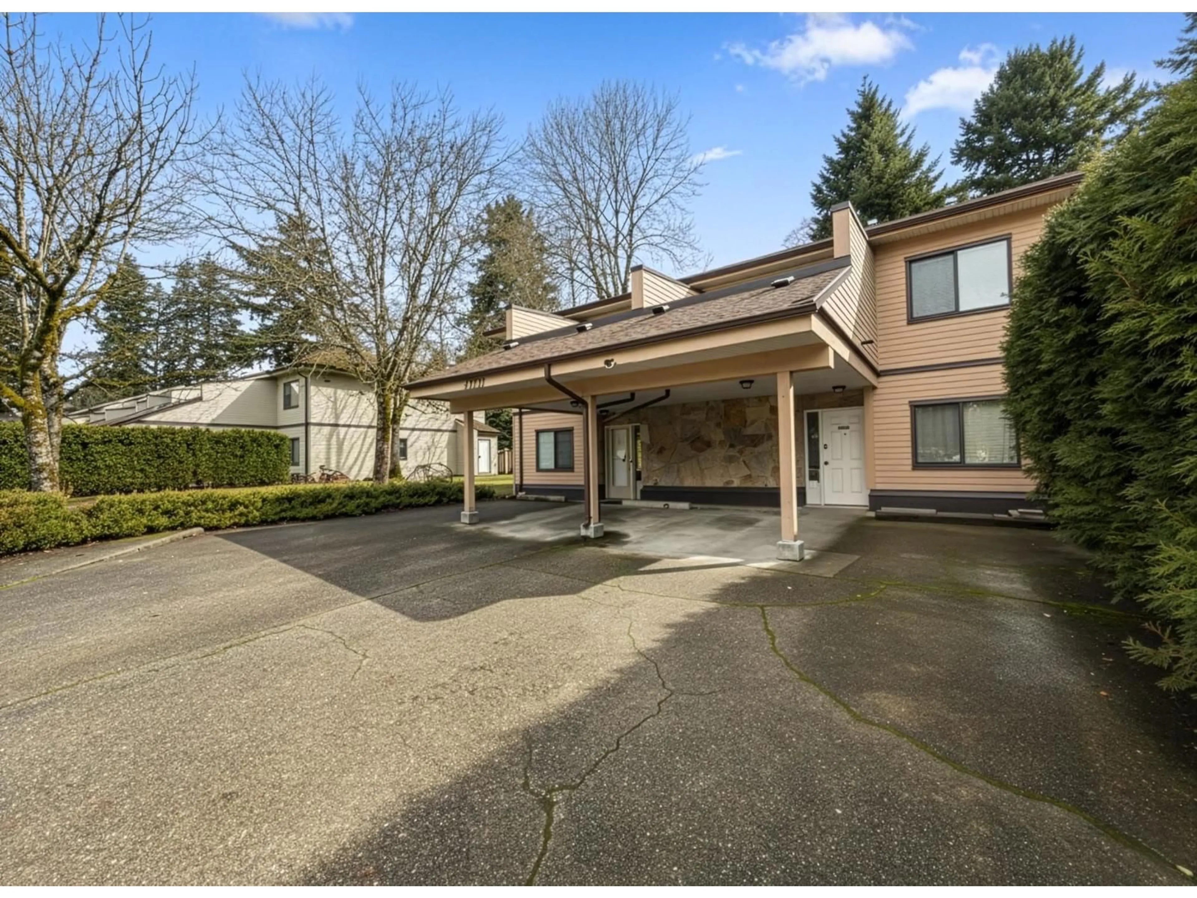 Unknown for 13335 70B AVENUE, Surrey British Columbia V3W7Z3
