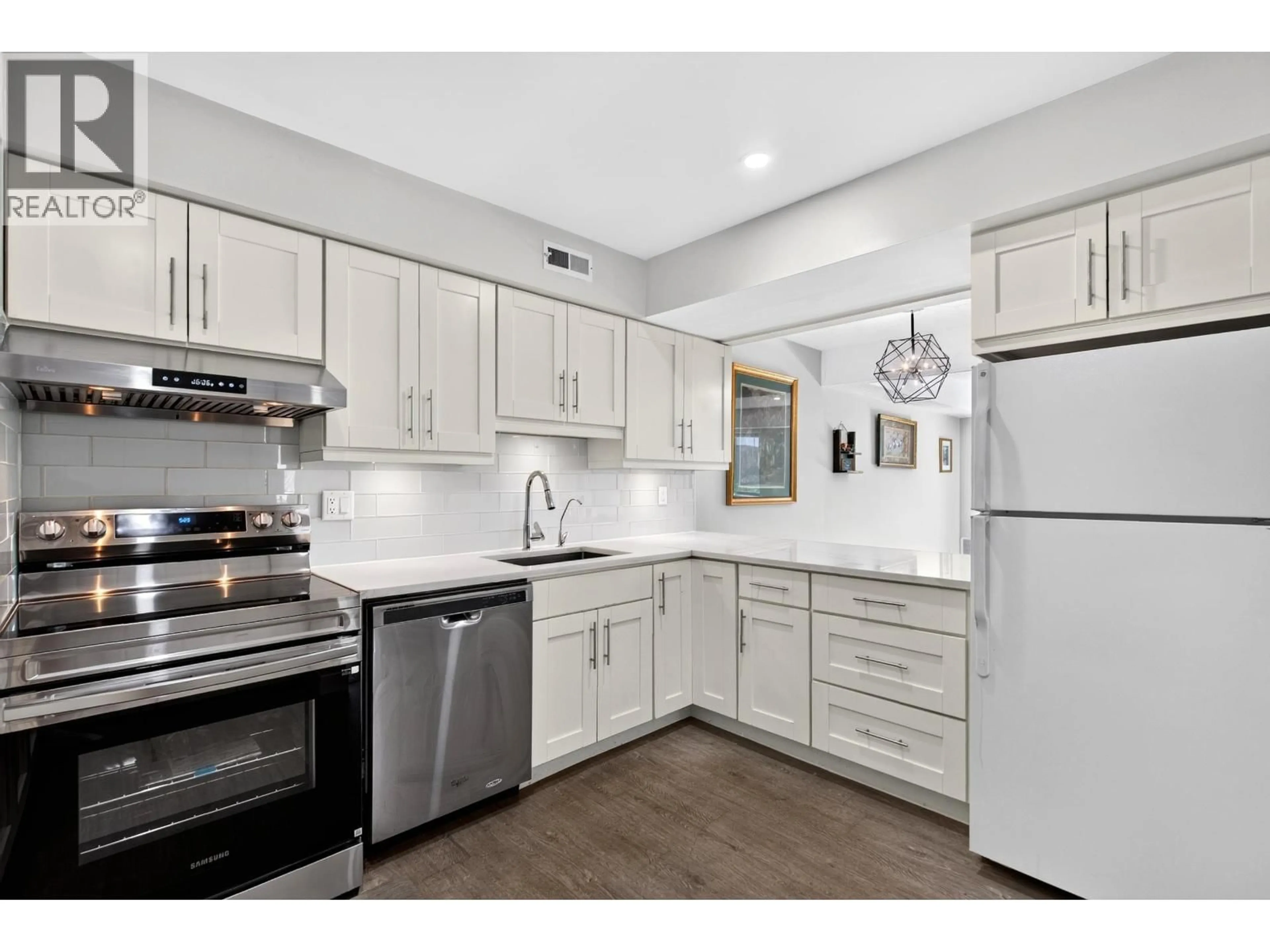 Open concept kitchen, ceramic/tile floor for 7330 CORONADO DRIVE, Burnaby British Columbia V5A1R1